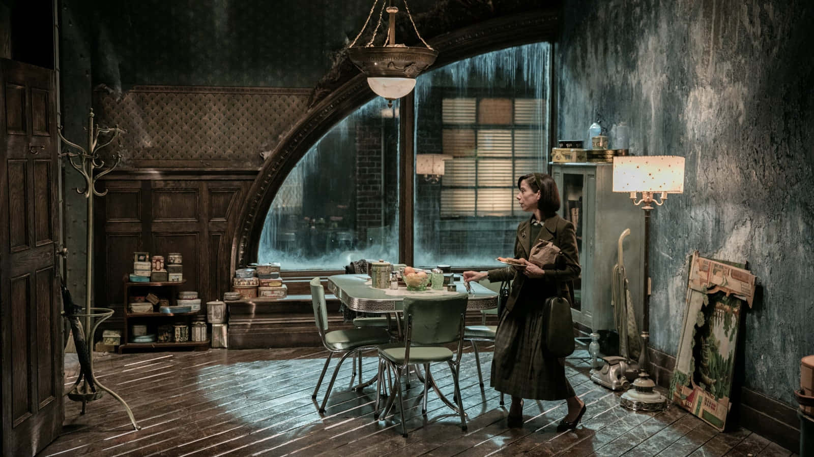 Een Verbluffend Moment Uit The Shape Of Water Achtergrond