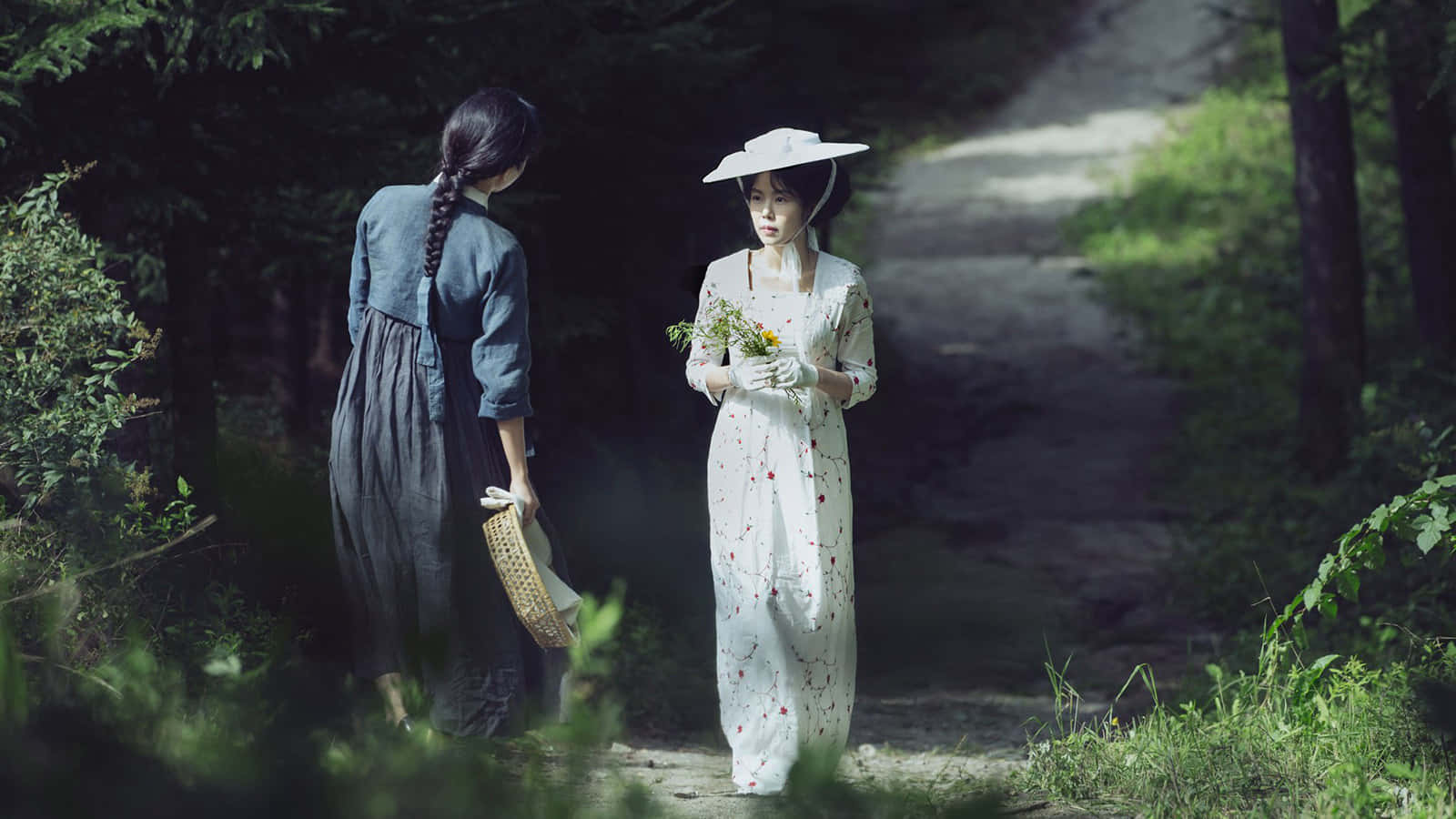 A Dramatic Cinematic Moment From The Handmaiden Wallpaper
