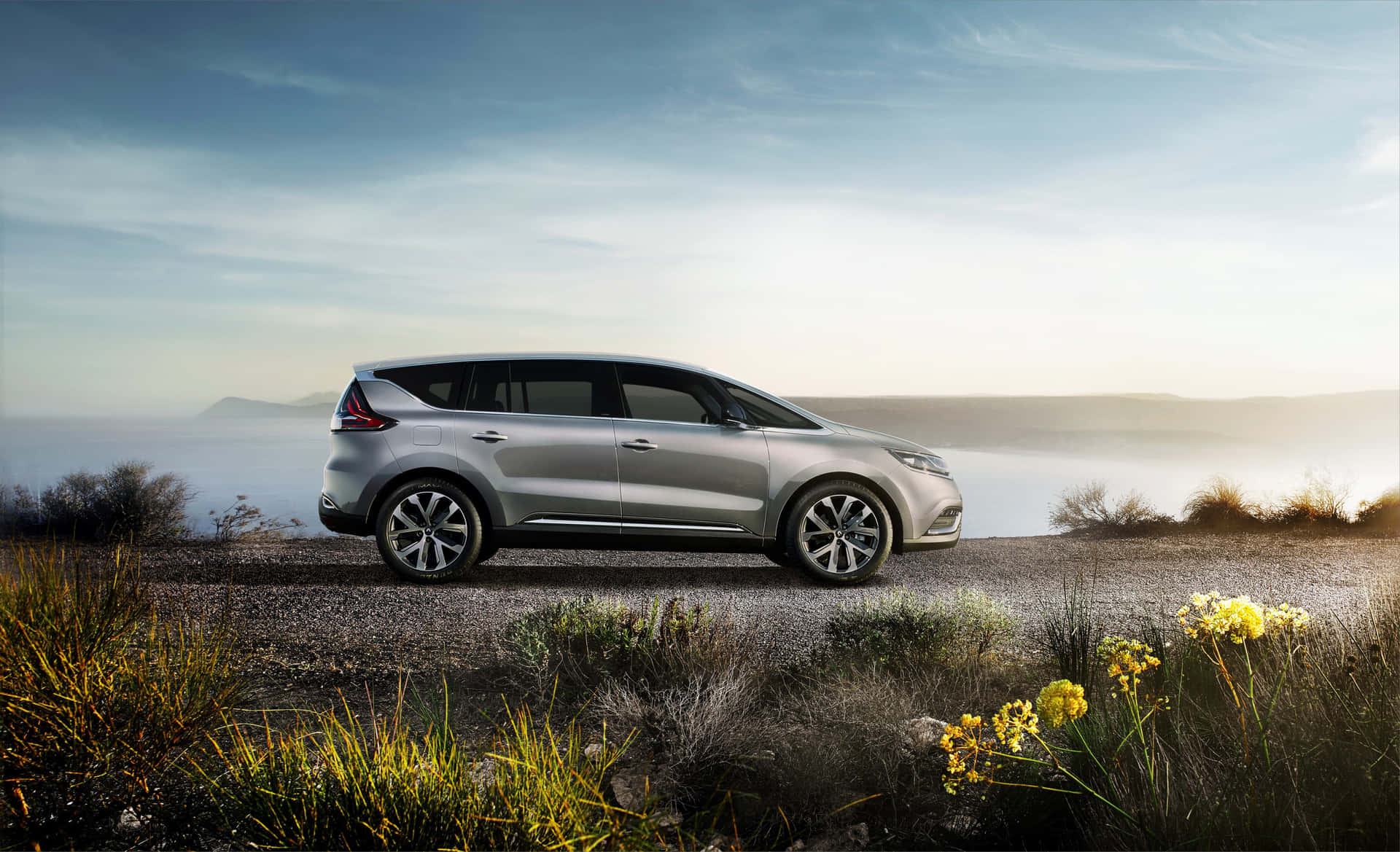 A Journey To Remember - Renault Espace On The Road Wallpaper