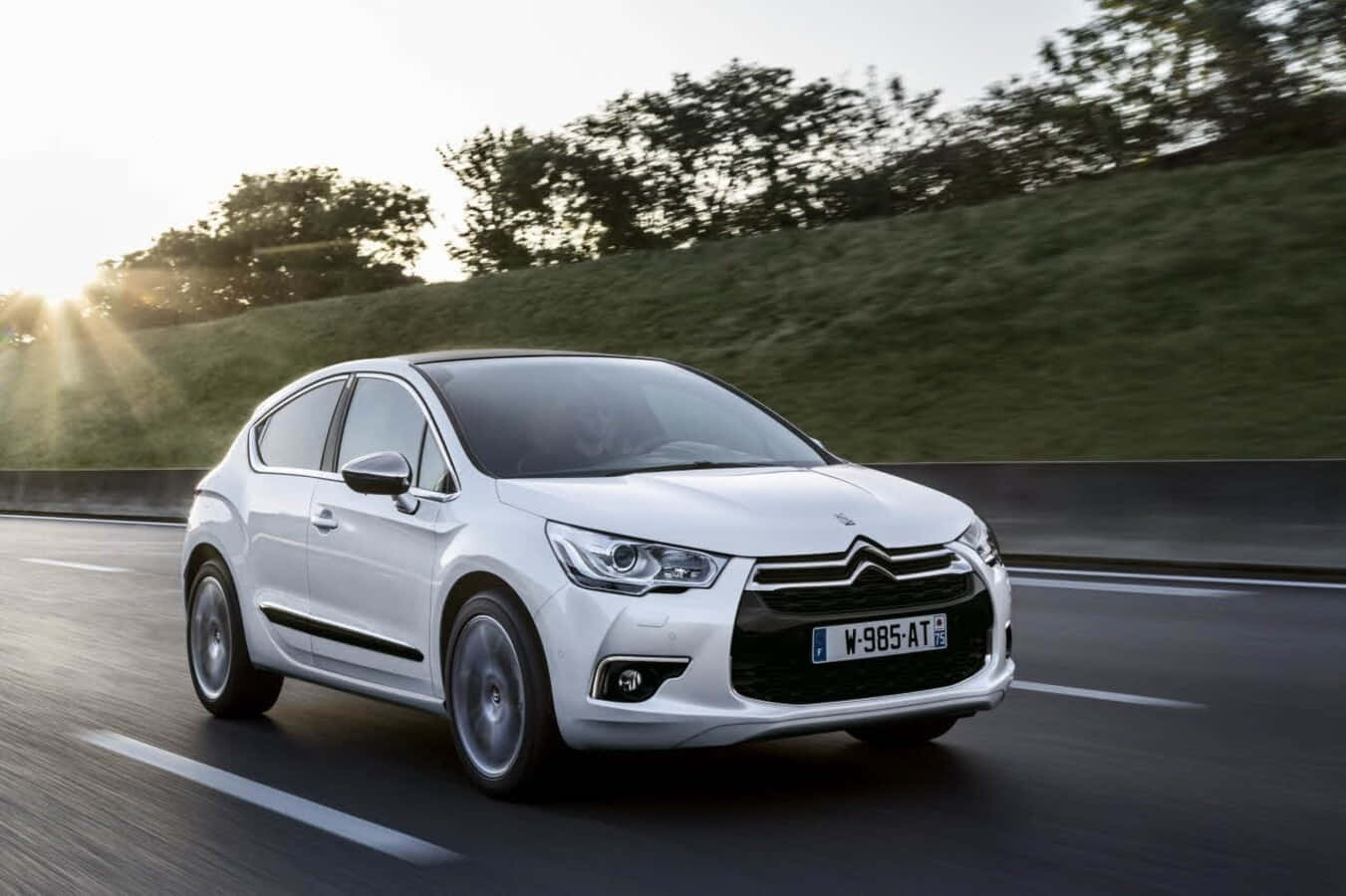A Stunning View Of The New Ds 4 In An Urban Environment Wallpaper