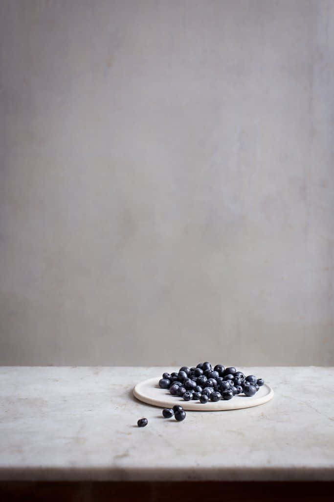 A Symphony Of Simplicity: Minimalist Food Plate Wallpaper