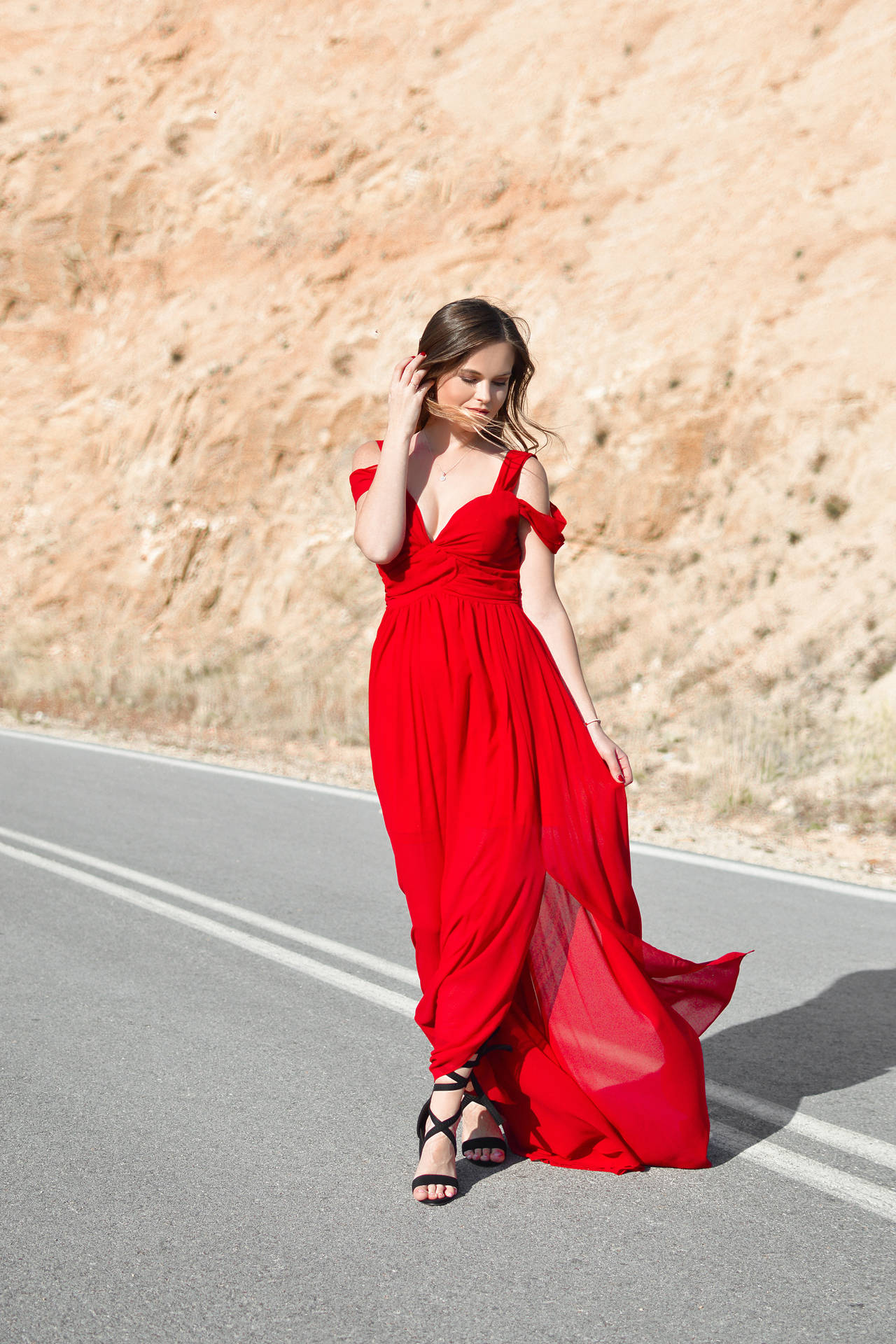 En meget smuk rød kjole Wallpaper