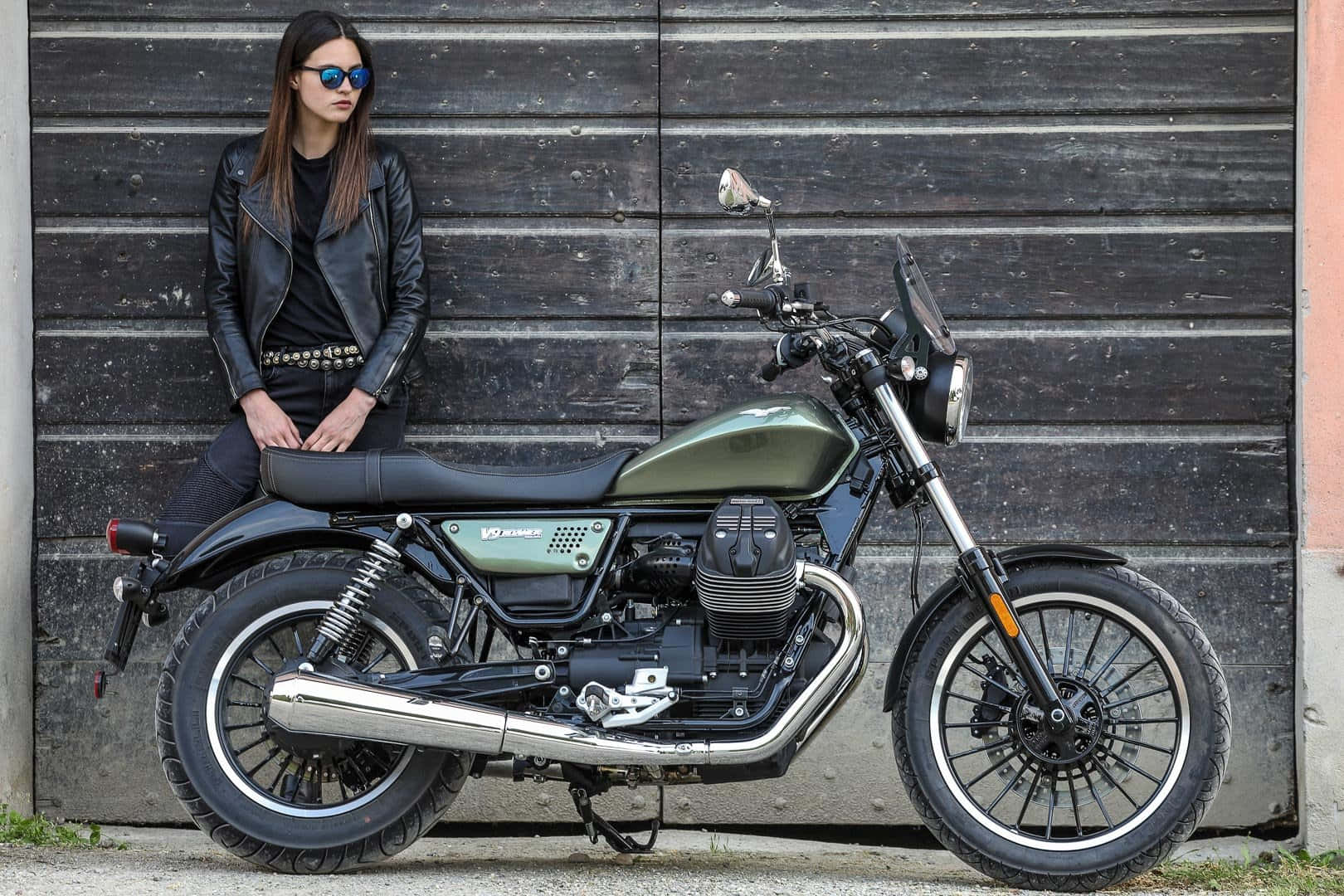 Moto Guzzi в клипах звезд