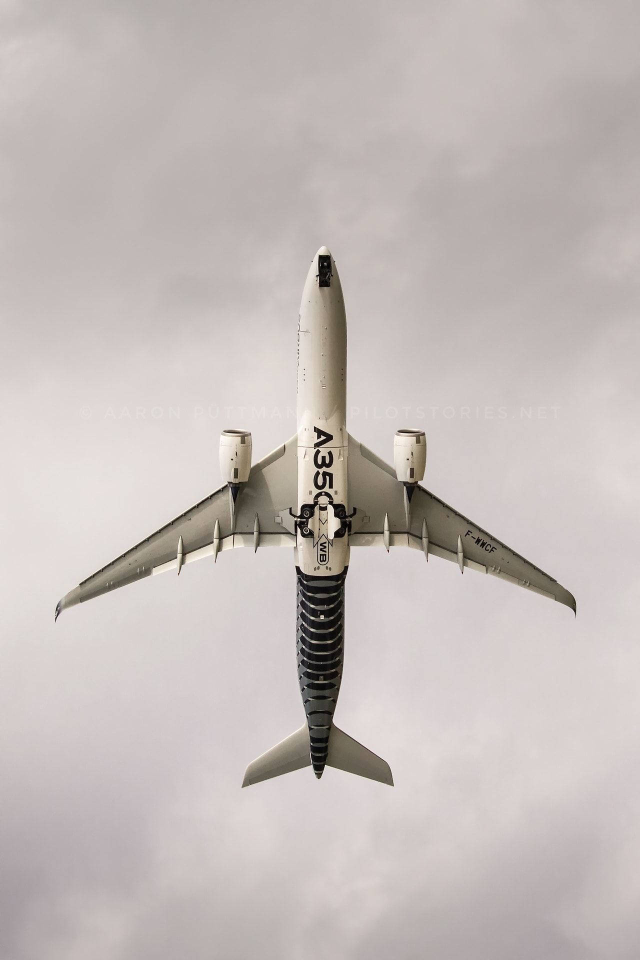 A350 White Airplane Android Wallpaper