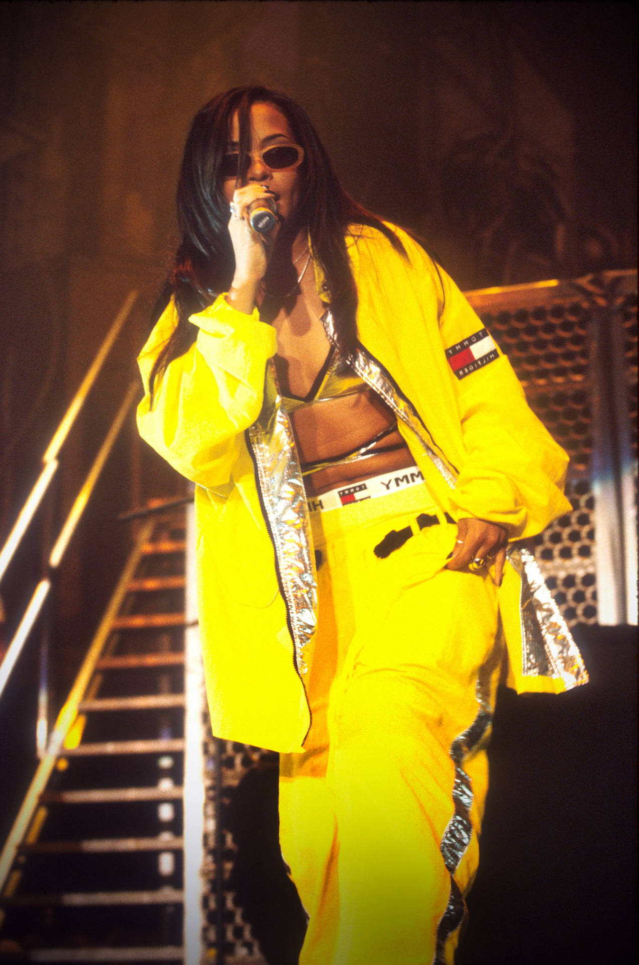 Aaliyah - En Talentfuld Sanger, Skuespiller og Model Wallpaper