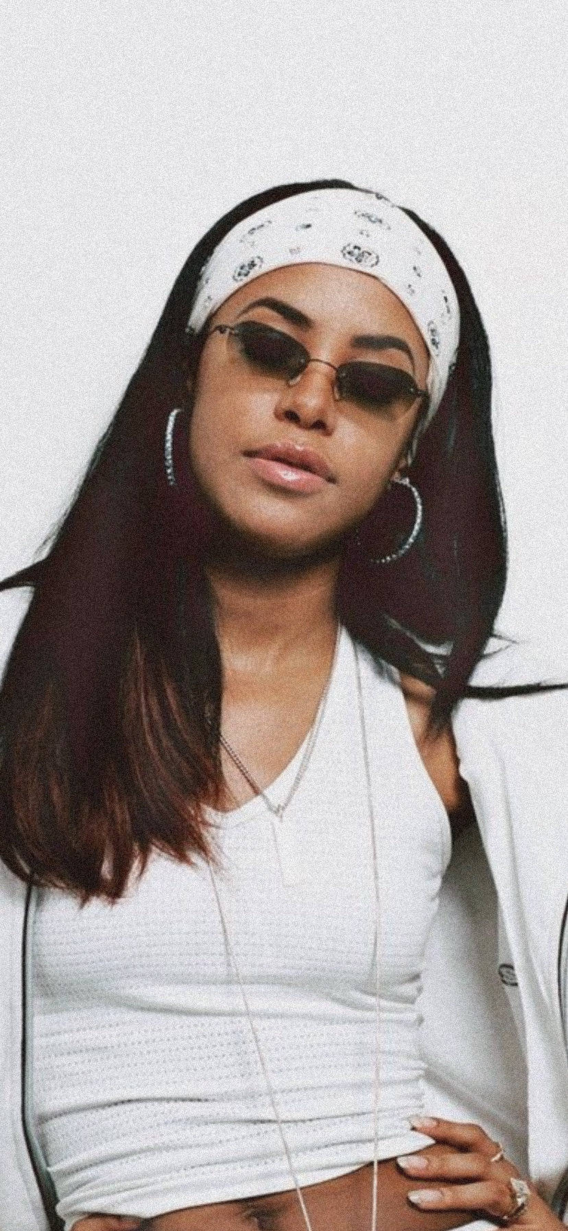 Aaliyah Casual Wallpaper