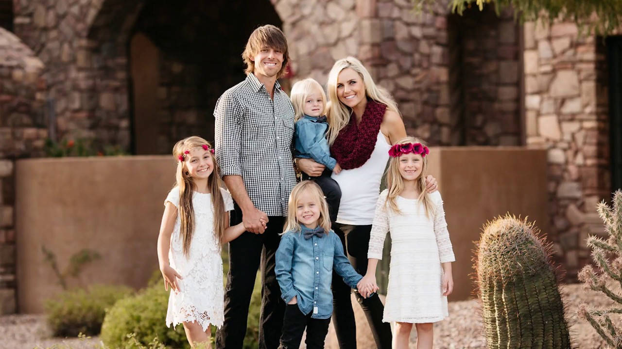 Aaron Baddeley And Family In Vacation Wallpaper