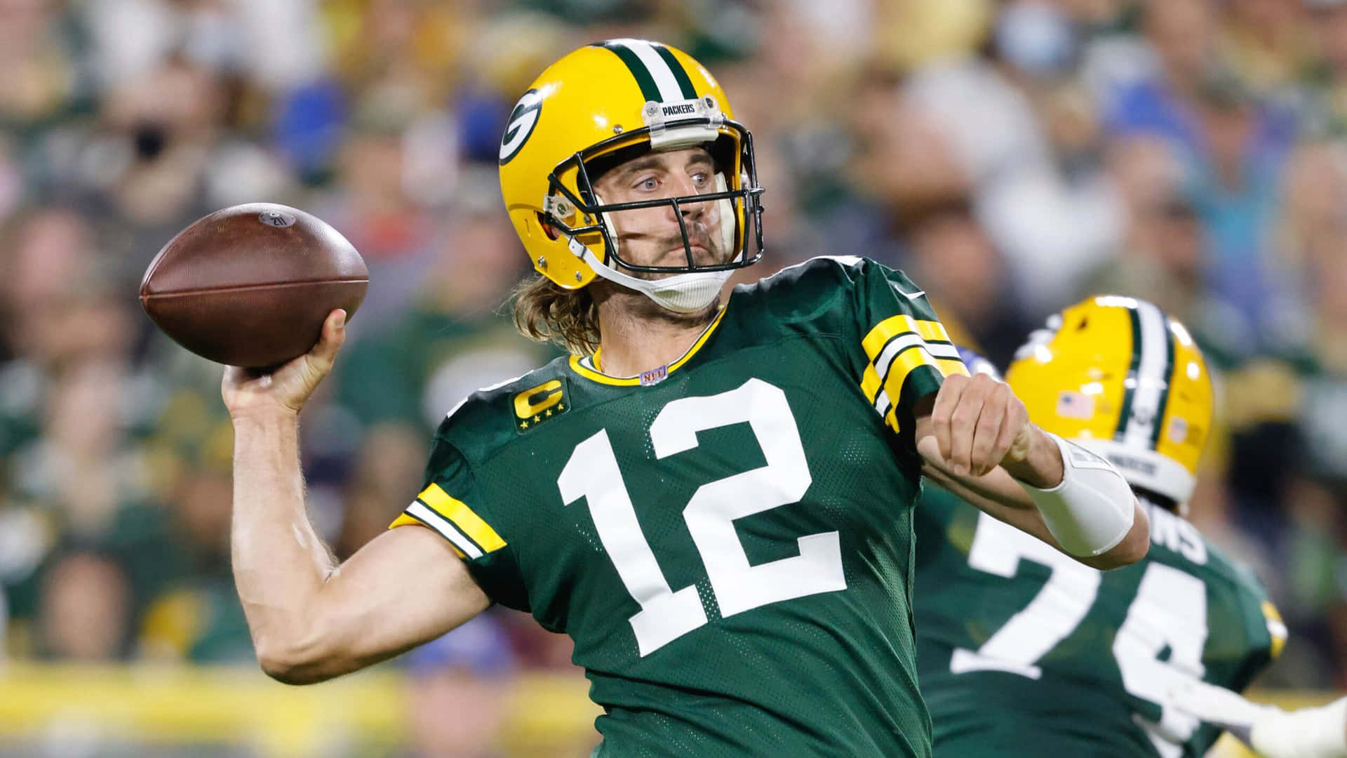Los Angeles Rams and Aaron Rodgers in Prestigious Match