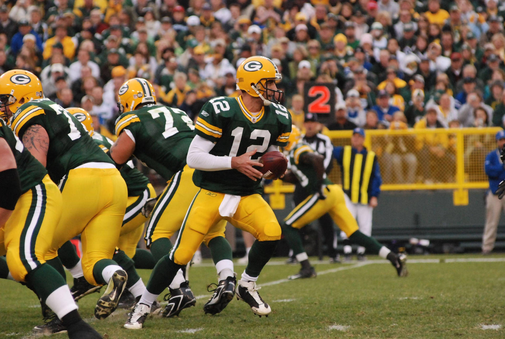 Aaron Rodgers Packers Game Picture
