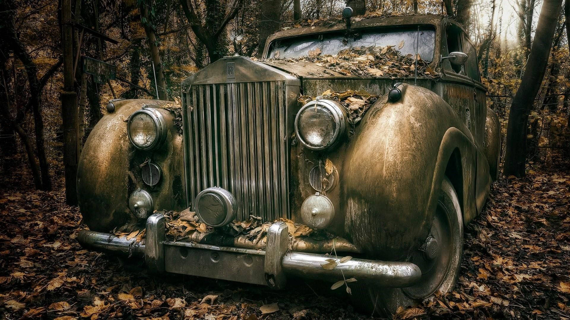 Verlassenerklassischer Rolls-royce Wagen Wallpaper