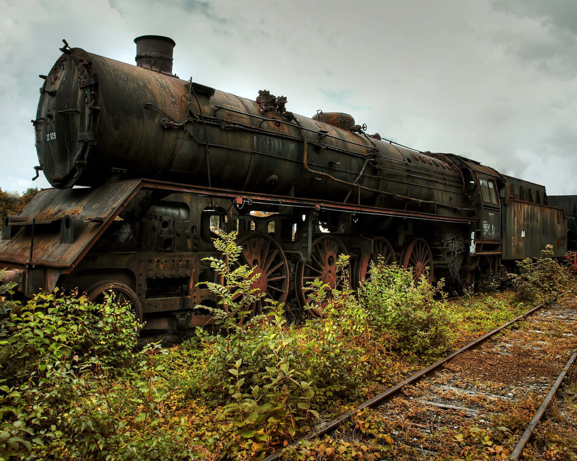 Locomotive À Vapeur Abandonnée Fond d'écran