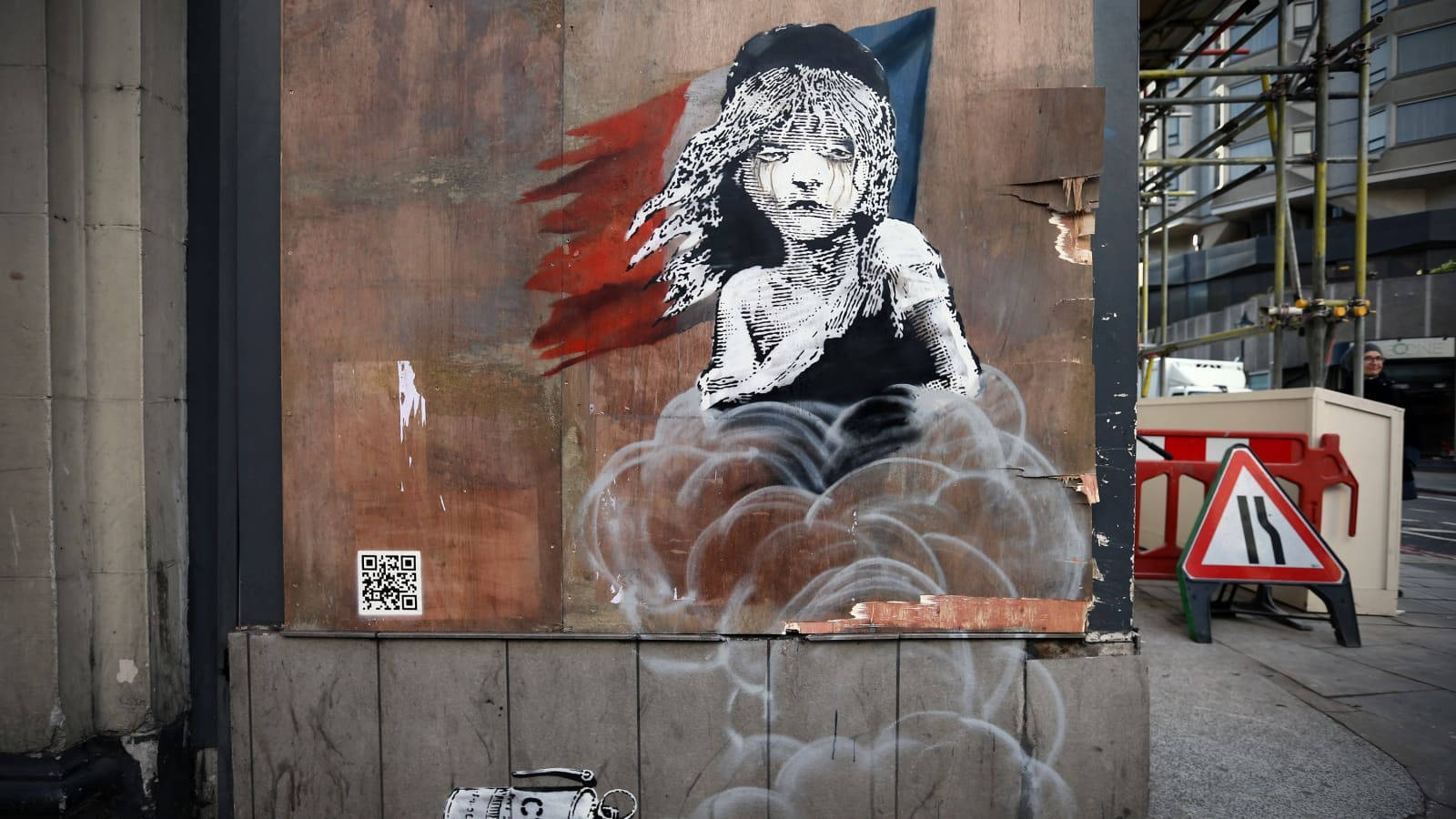 Abstract Lady Urban Art Wallpaper