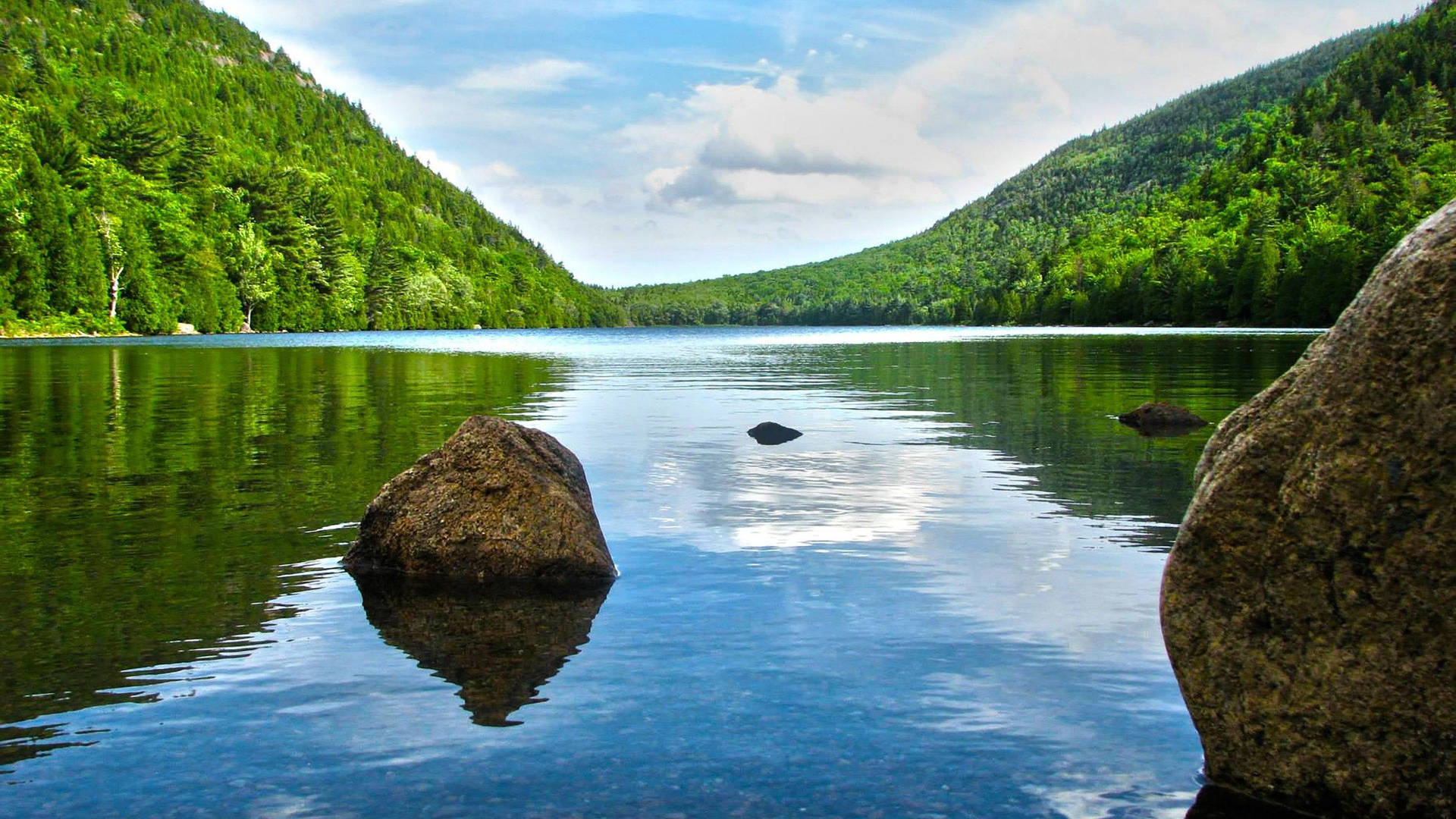Captivating view of Bubble Pond in Acadia National Park Wallpaper