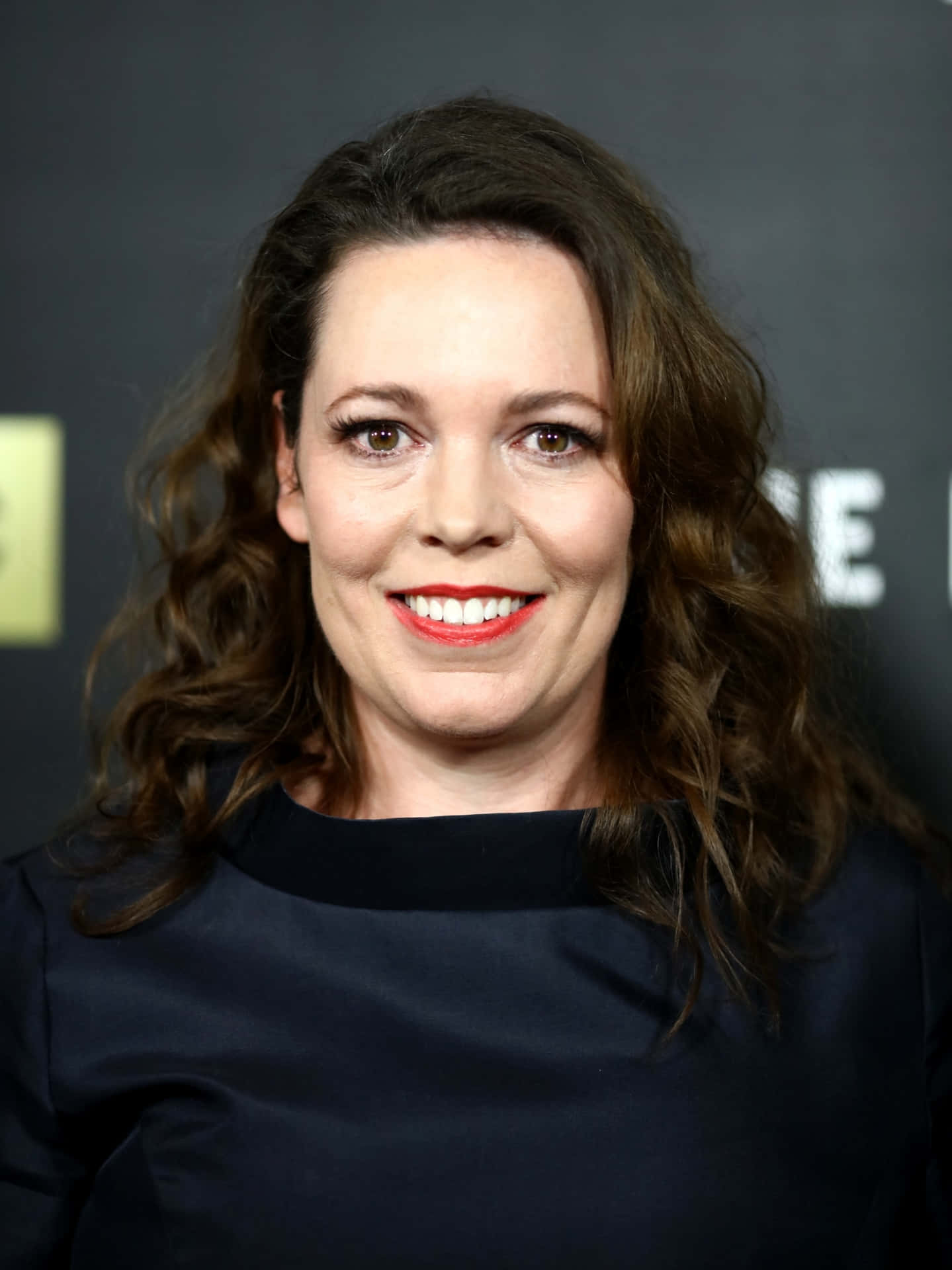 Acclaimed Actress Olivia Colman In Tribute Photoshoot Wallpaper