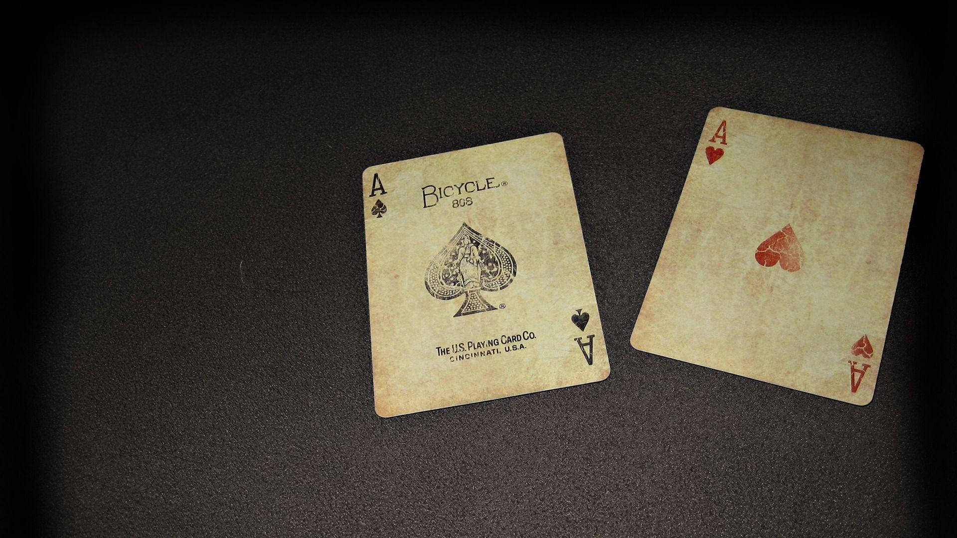 Show everyone that an Ace is up your sleeve Wallpaper