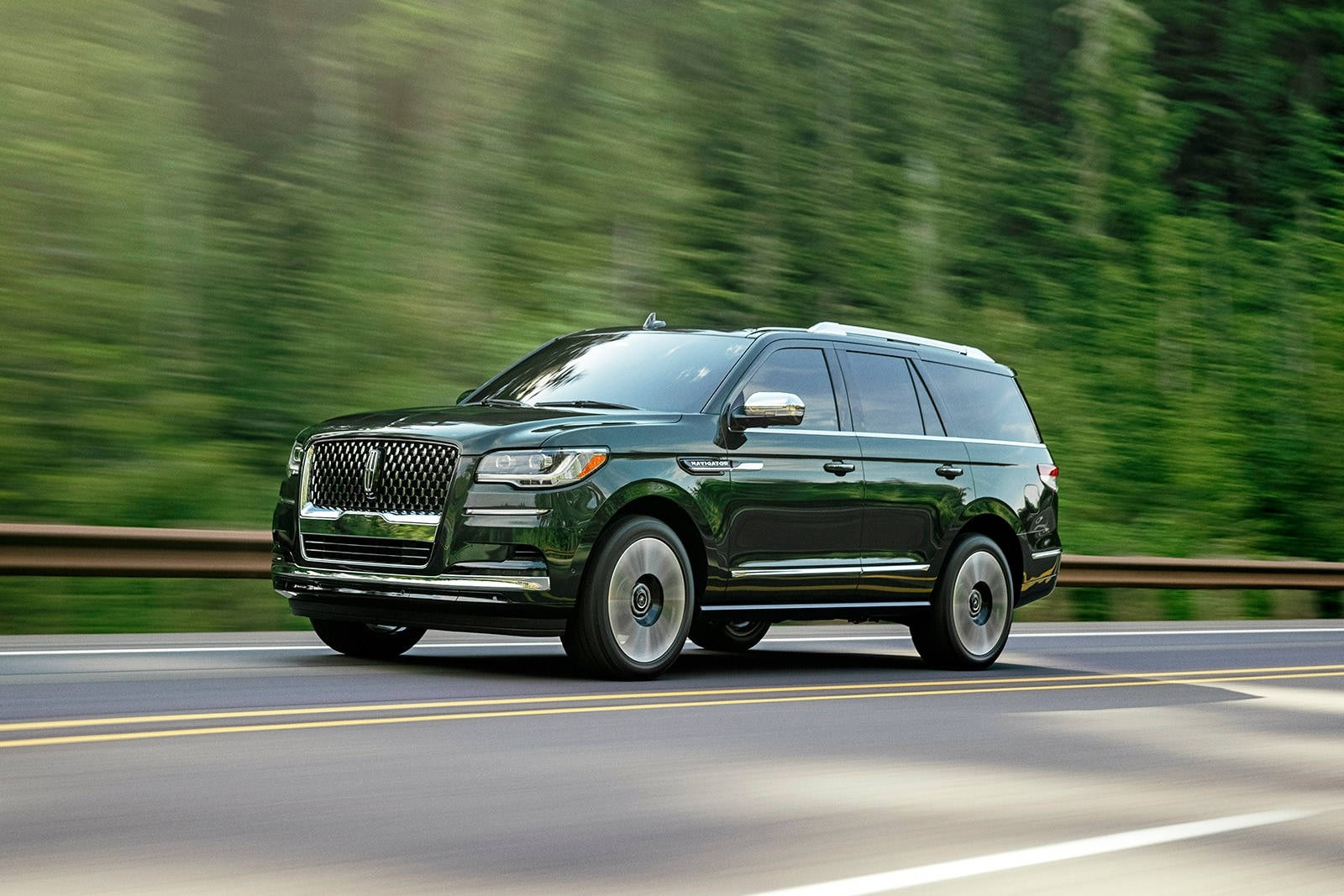 Action Shot Of A Lincoln Car Navigator Background