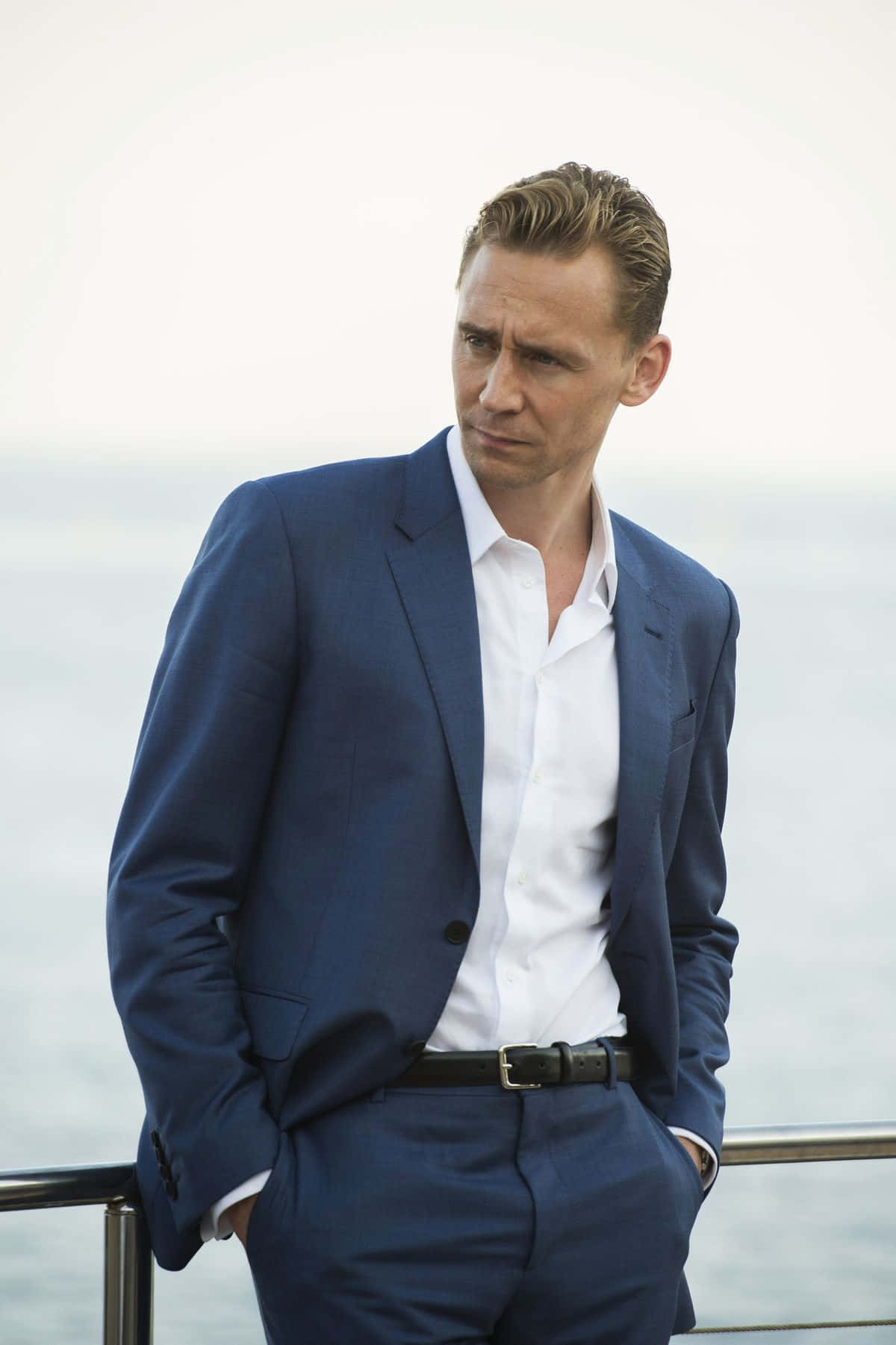 Action Shot Of Tom Hiddleston In The Night Manager Wallpaper