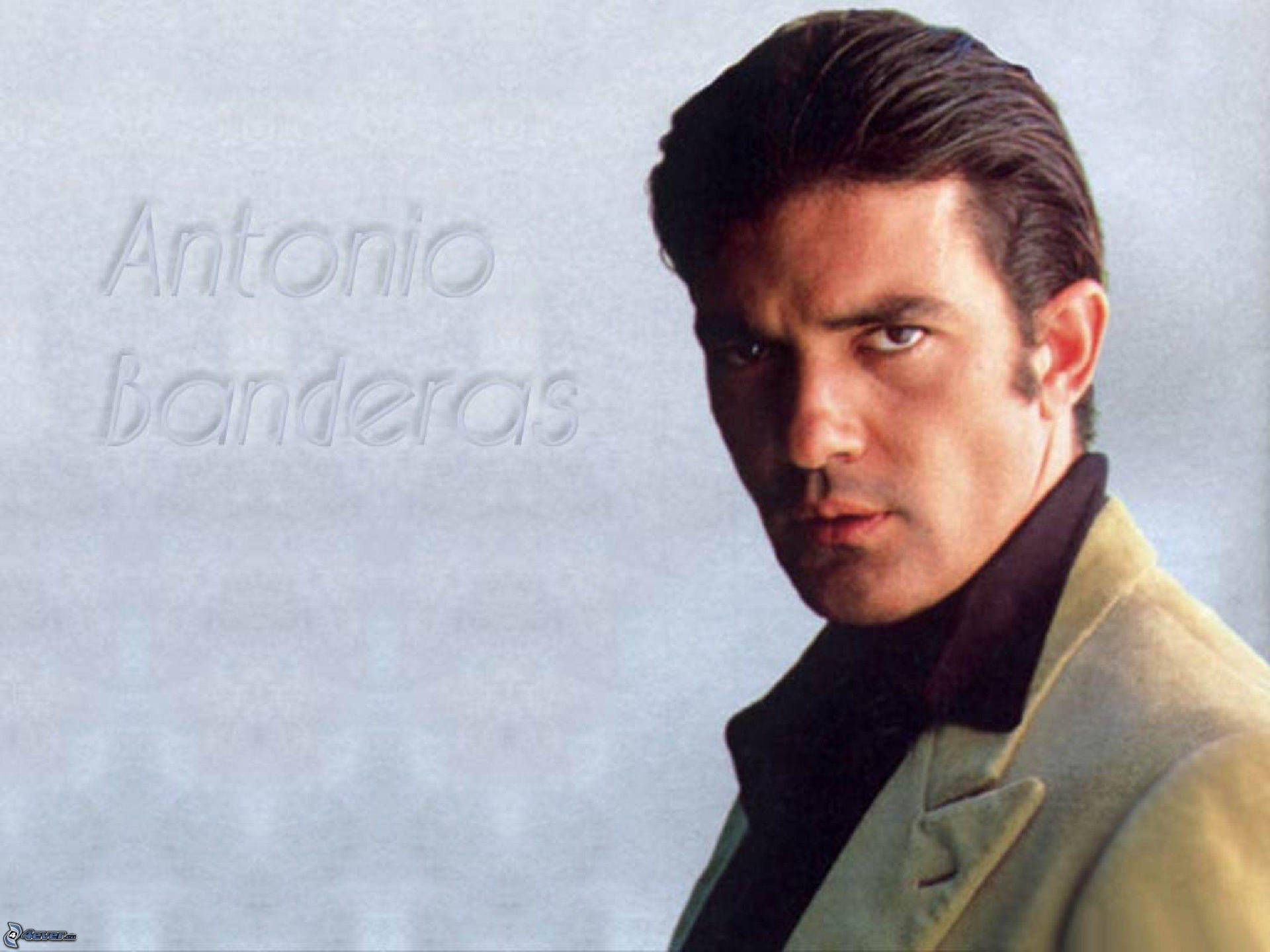 Antonio Banderas plakat tapet: Se Antonio Banderas i en actionfyldt plakat tapet. Wallpaper