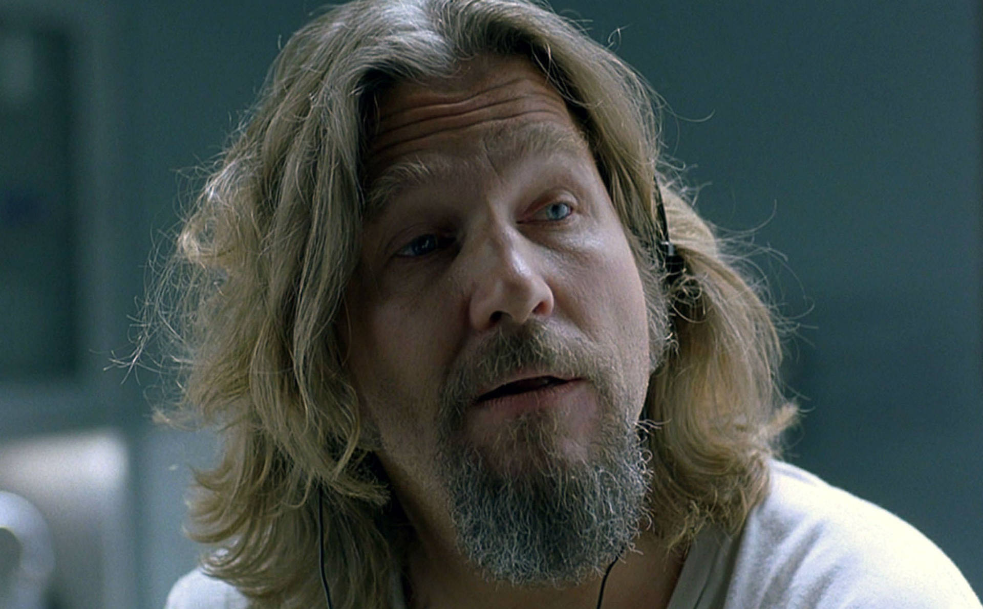 Legendary Hollywood actor Jeff Bridges in his iconic role in The Big Lebowski movie. Wallpaper