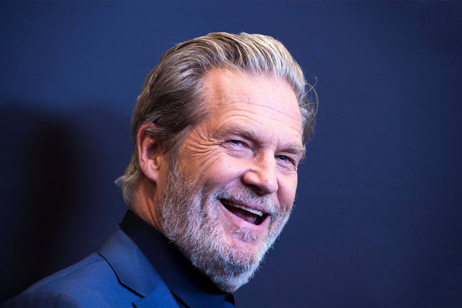 Derschauspieler Jeff Bridges Lächelt Wallpaper