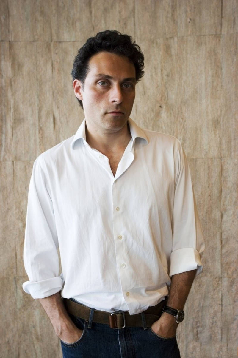 Actor Rufus Sewell In A White Shirt Wallpaper