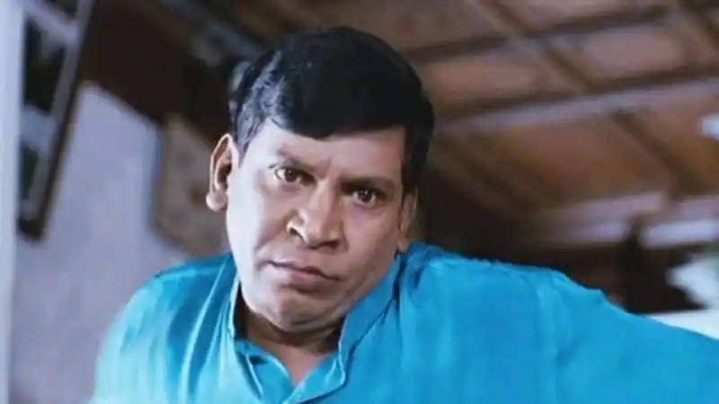Actor Vadivelu In A Wooden House Wallpaper