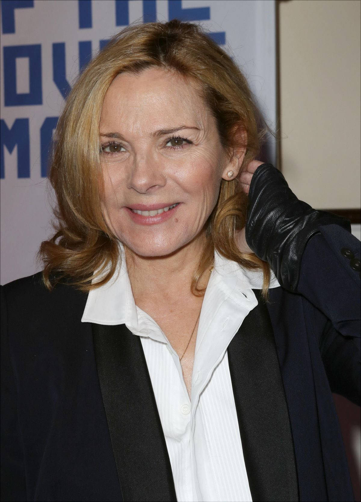Actress Cattrall In Black And White Suit Wallpaper