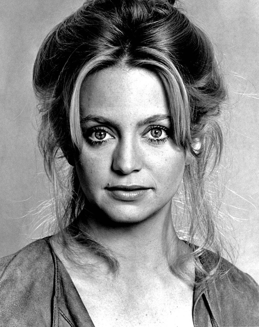 Actress Goldie Hawn Black And White Wallpaper