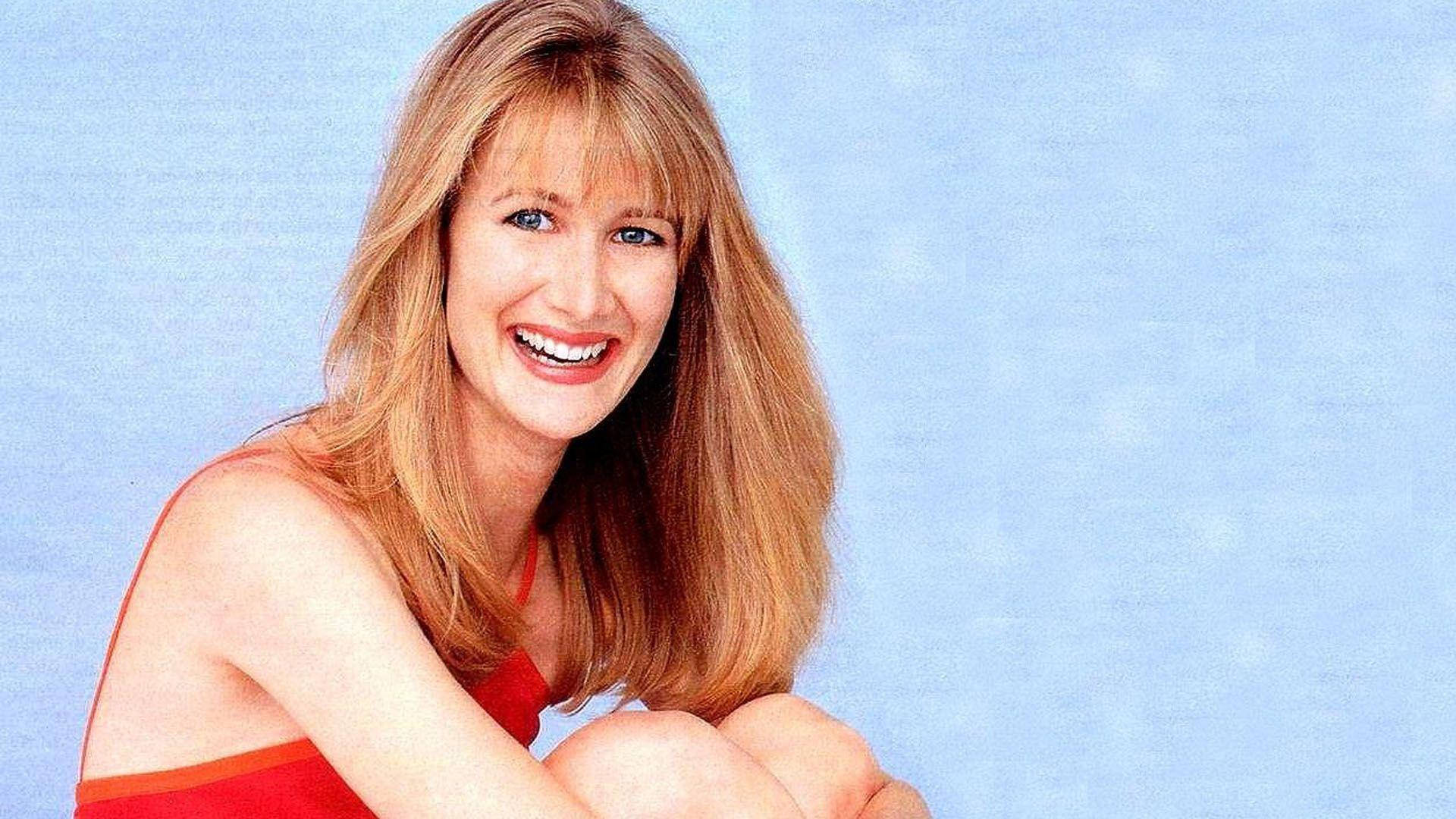 Actress Laura Dern Sexy In Red Wallpaper