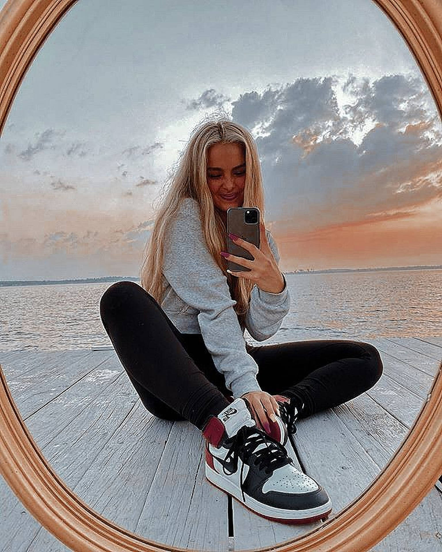 Addison Rae Mirror Selfie Wallpaper