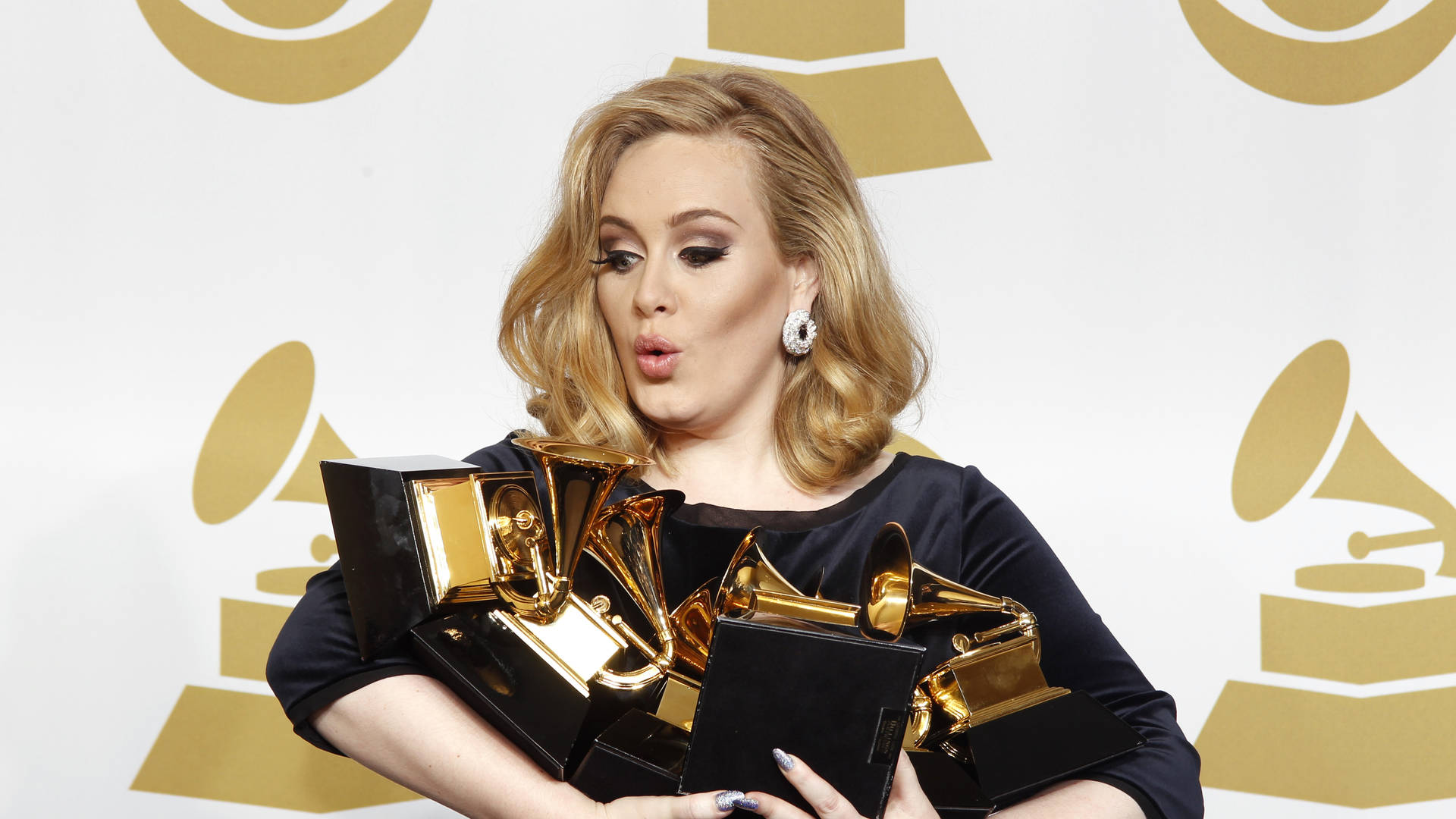 Adele Grammy Awards Trophies Wallpaper