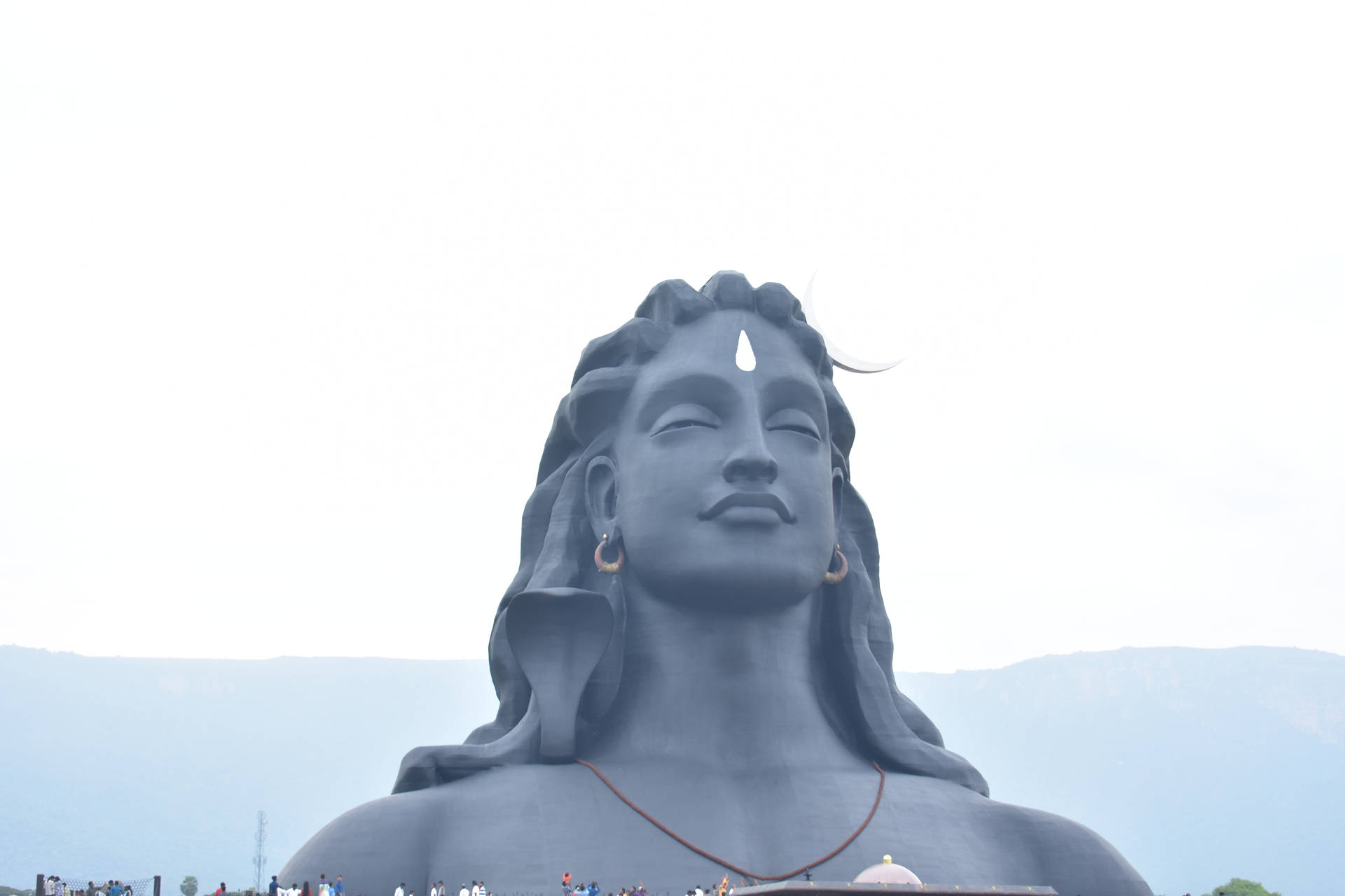 Spiritual Grandeur: The Adiyogi Shiva Statue at Isha Yoga Center Wallpaper