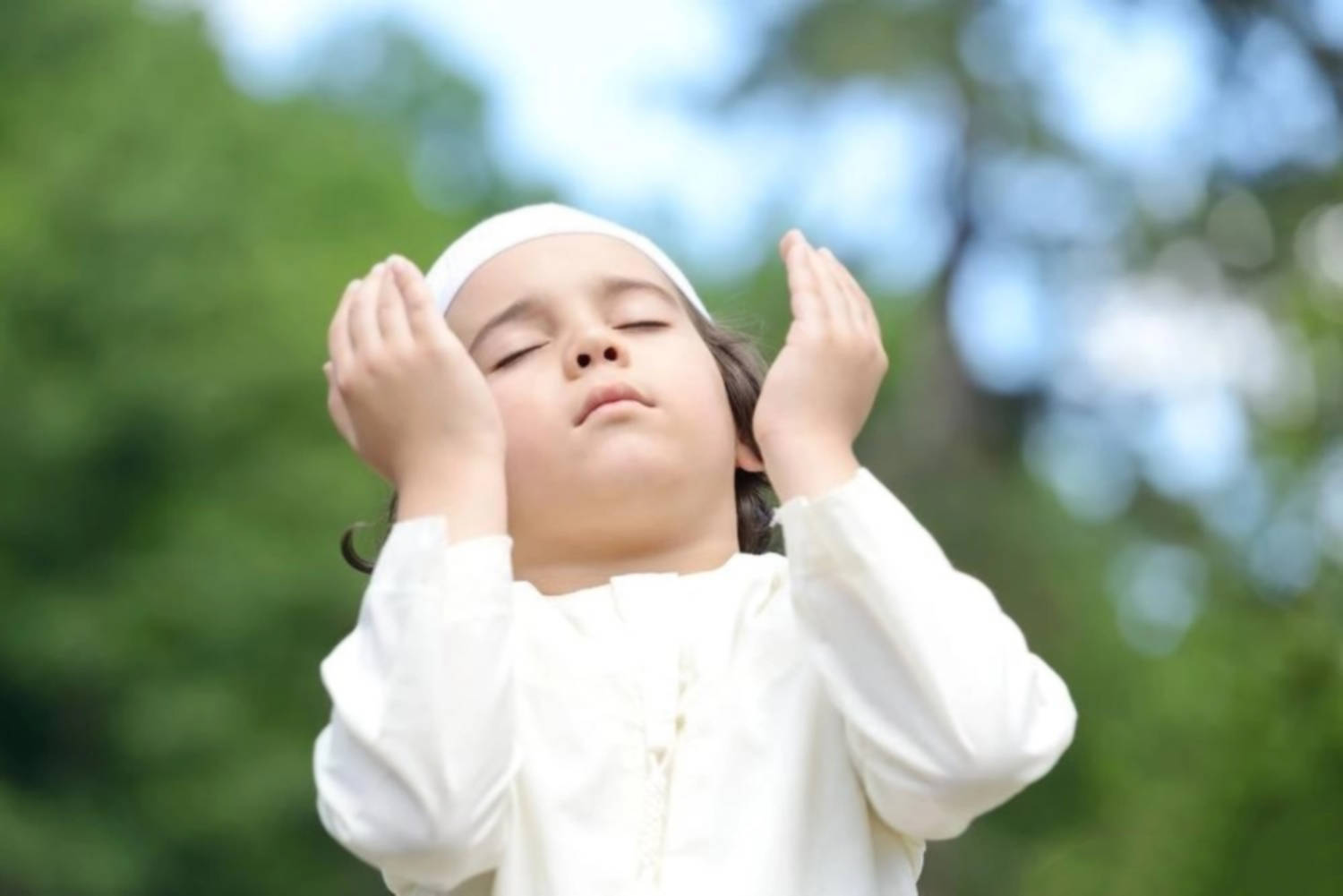 Adorable Praying Islamic Boy Background