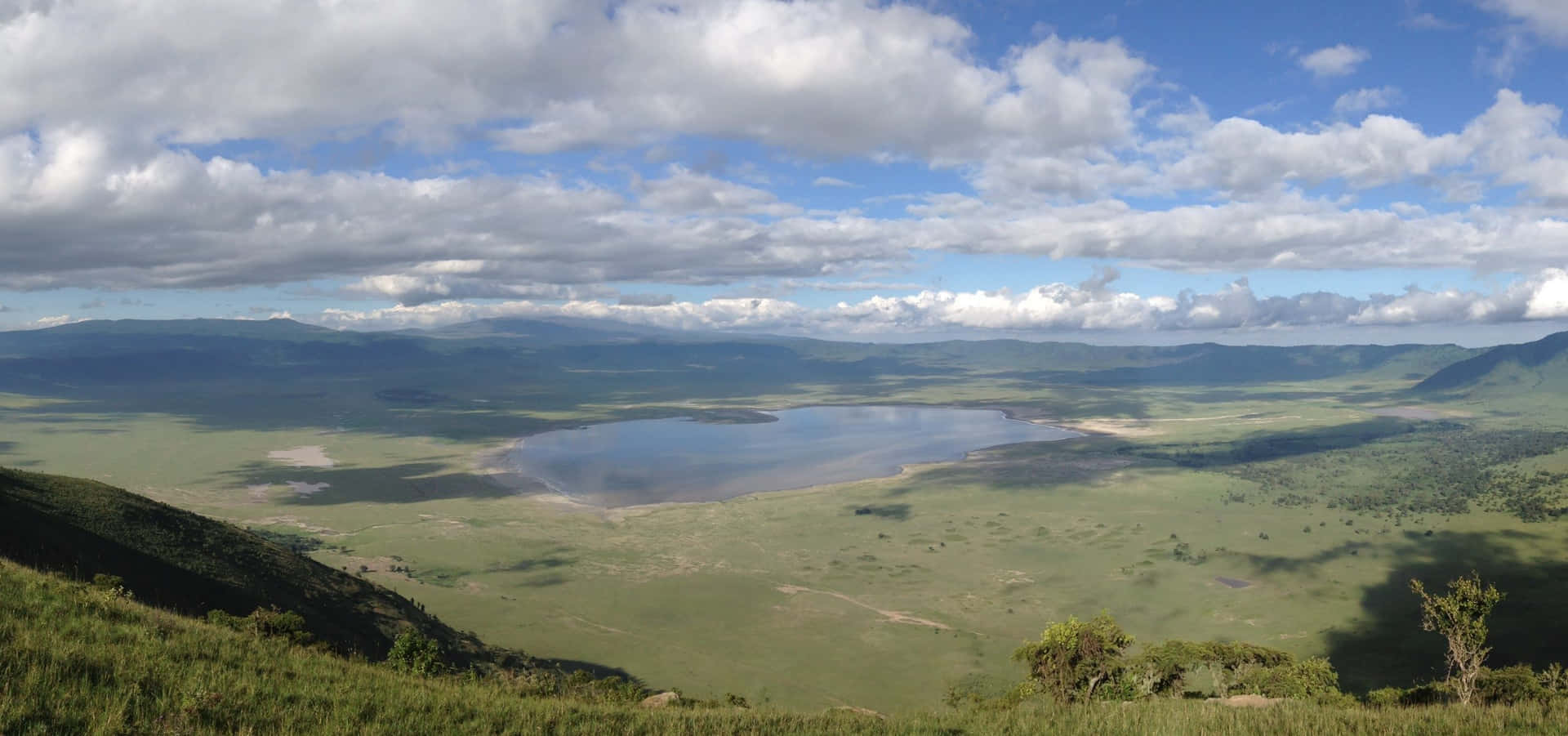 Fotografiaaerea Del Lago Magadi In Tanzania, Cratere Di Ngorongoro. Sfondo