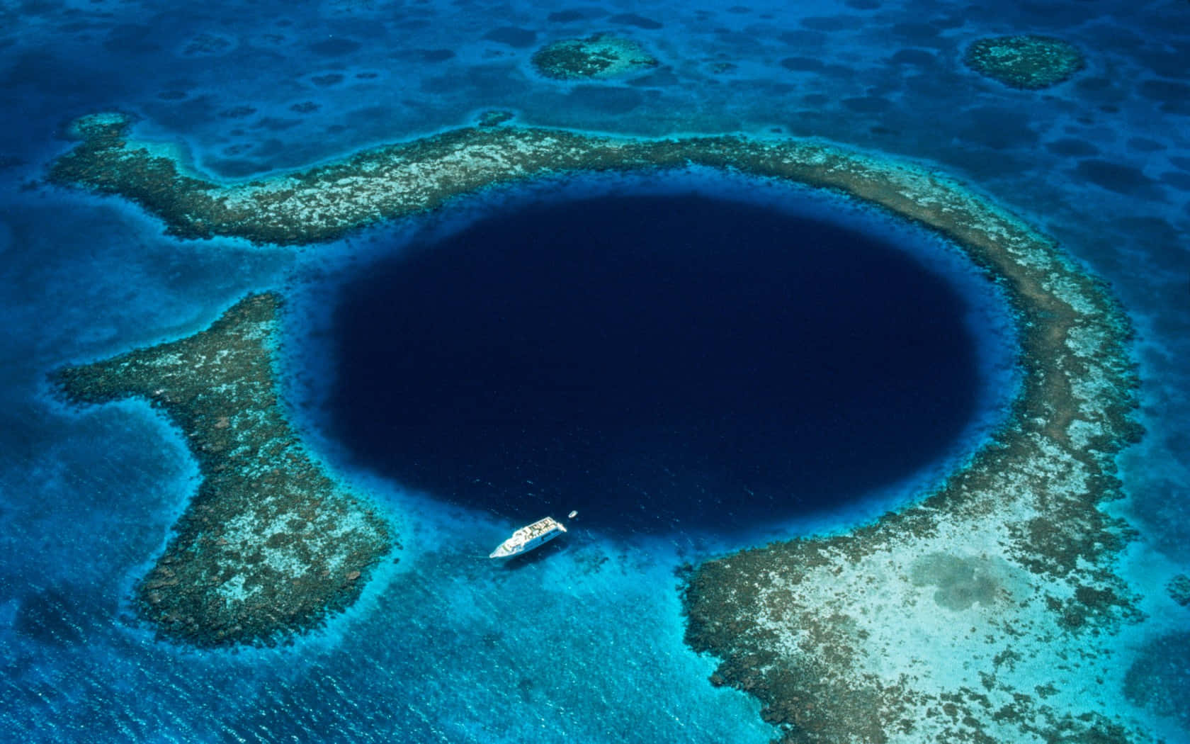 Aerial Shot Great Blue Hole Wallpaper