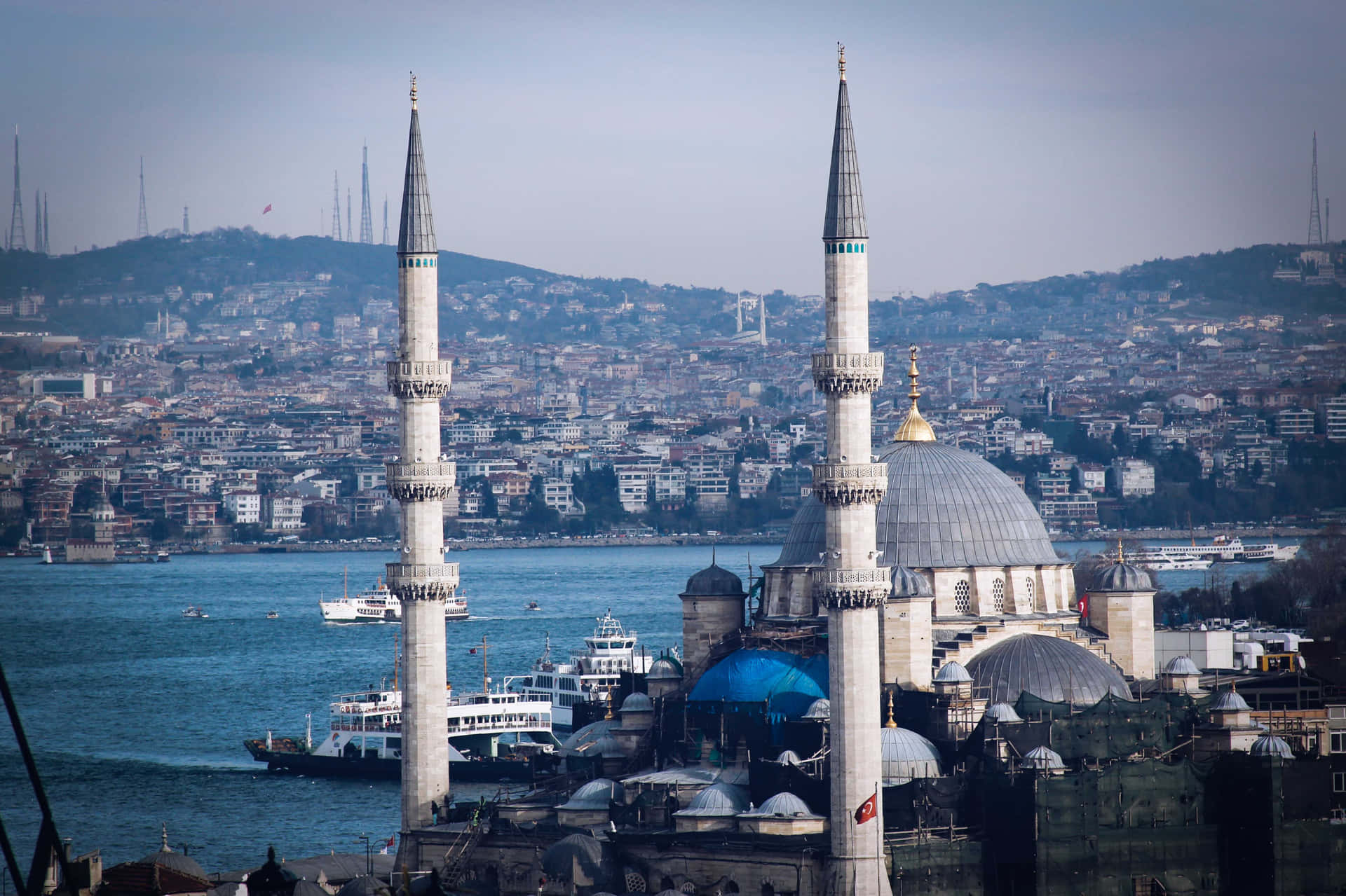 Aerial View Blue Mosque In City Of Istanbul Wallpaper