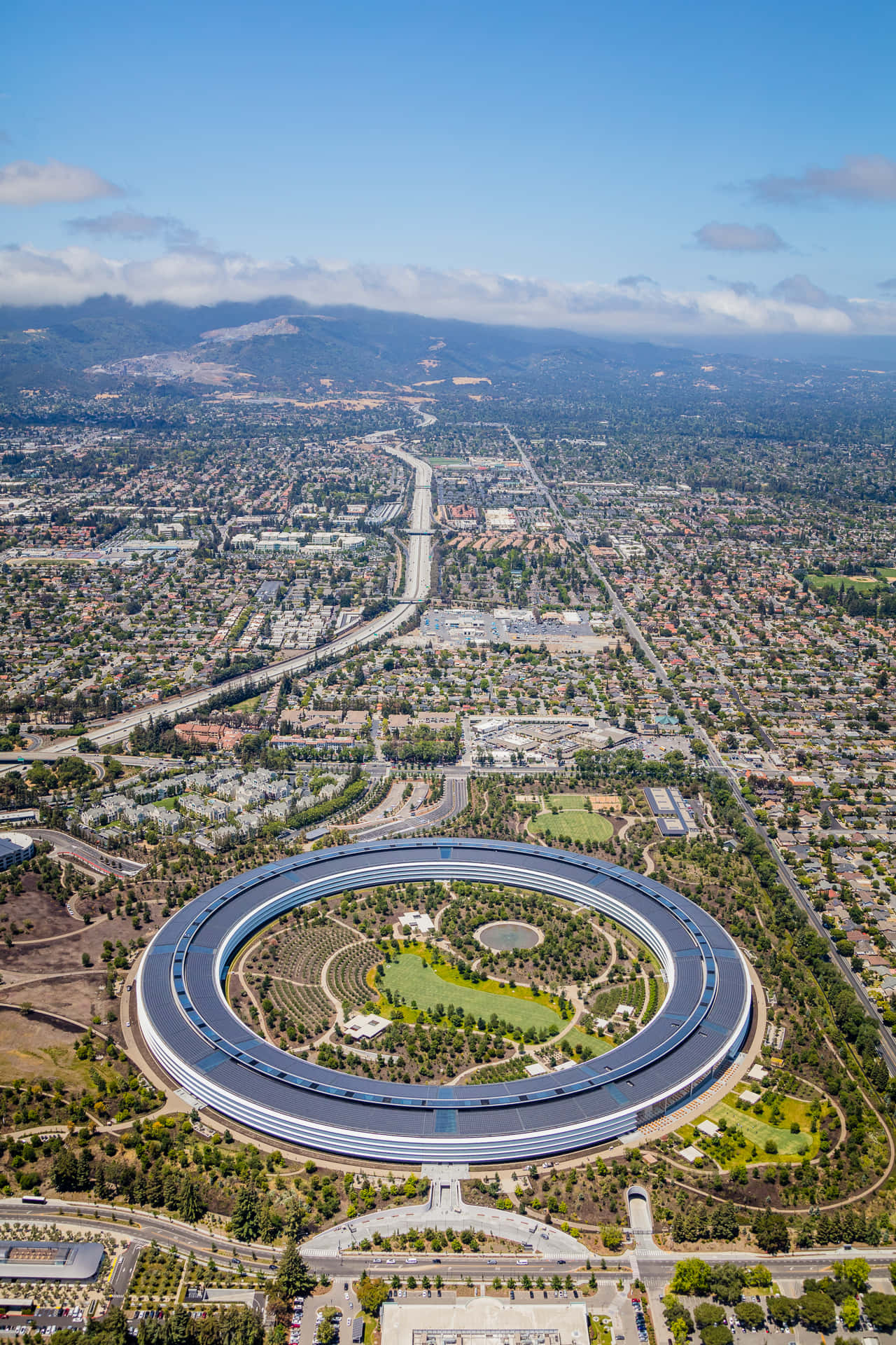 Aerial_ View_of_ Apple_ Park_ Cupertino Wallpaper