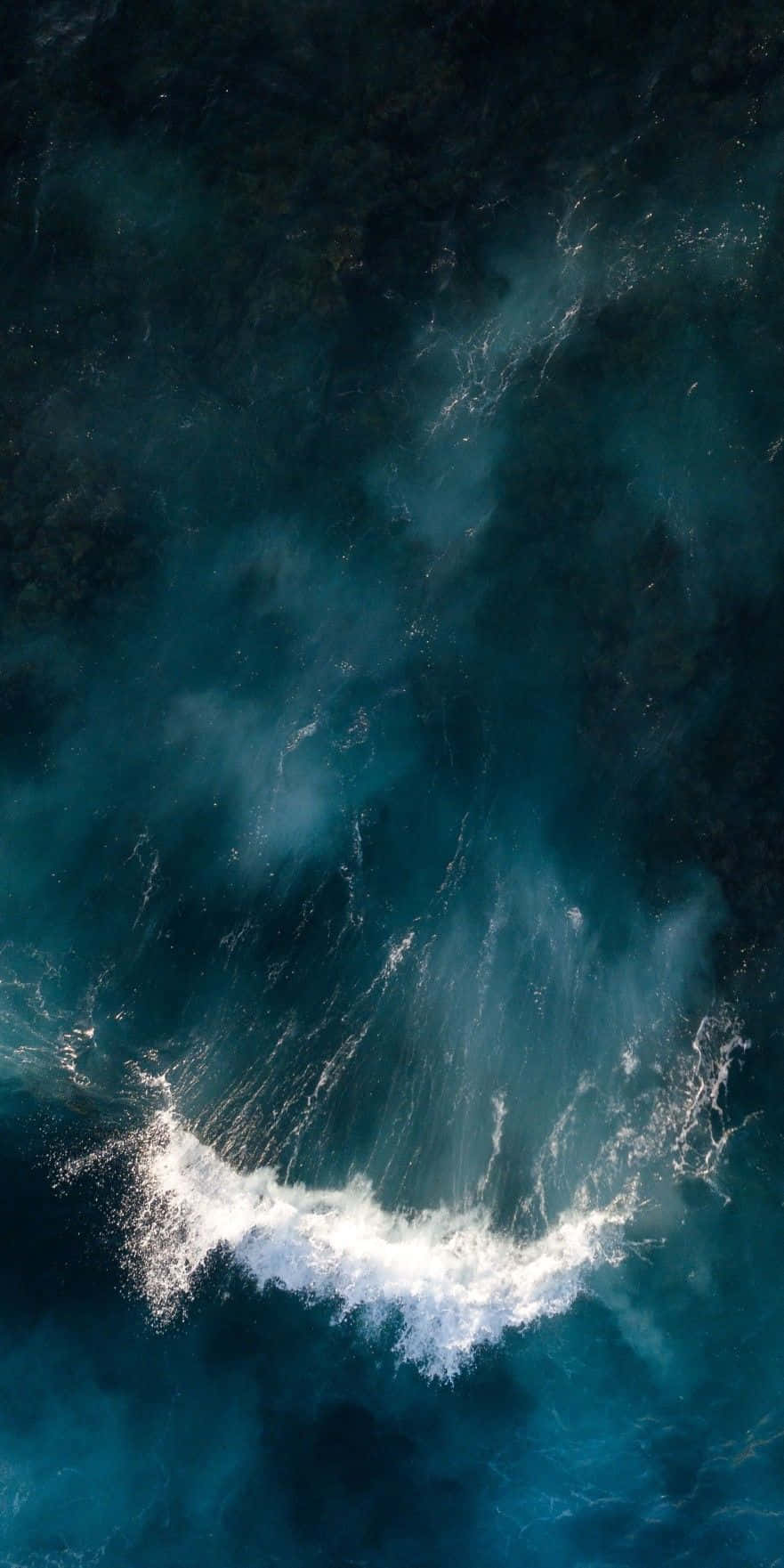Aerial_ View_of_ Crashing_ Wave_4 K_ U H D Wallpaper