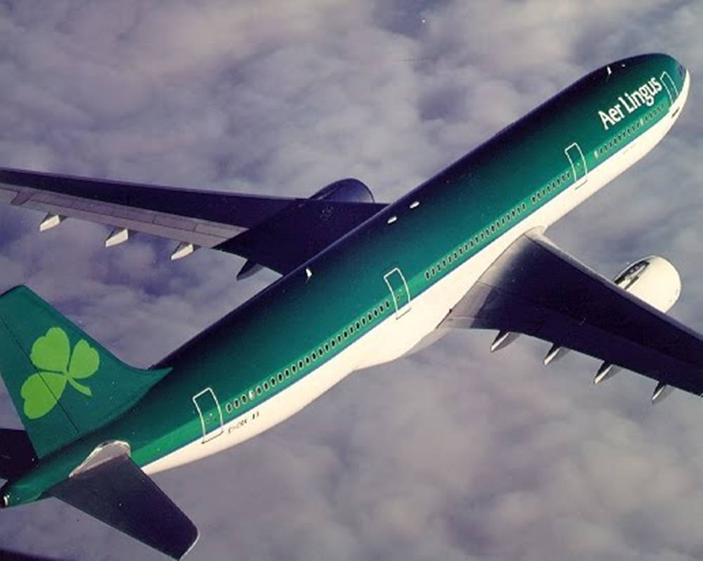 Aerial View Of Flying Aer Lingus Airplane Wallpaper