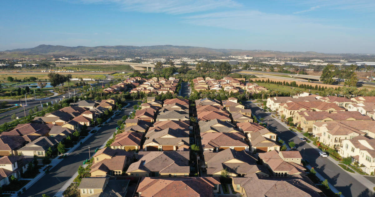 Aerial View Of Houses In Irvine Wallpaper