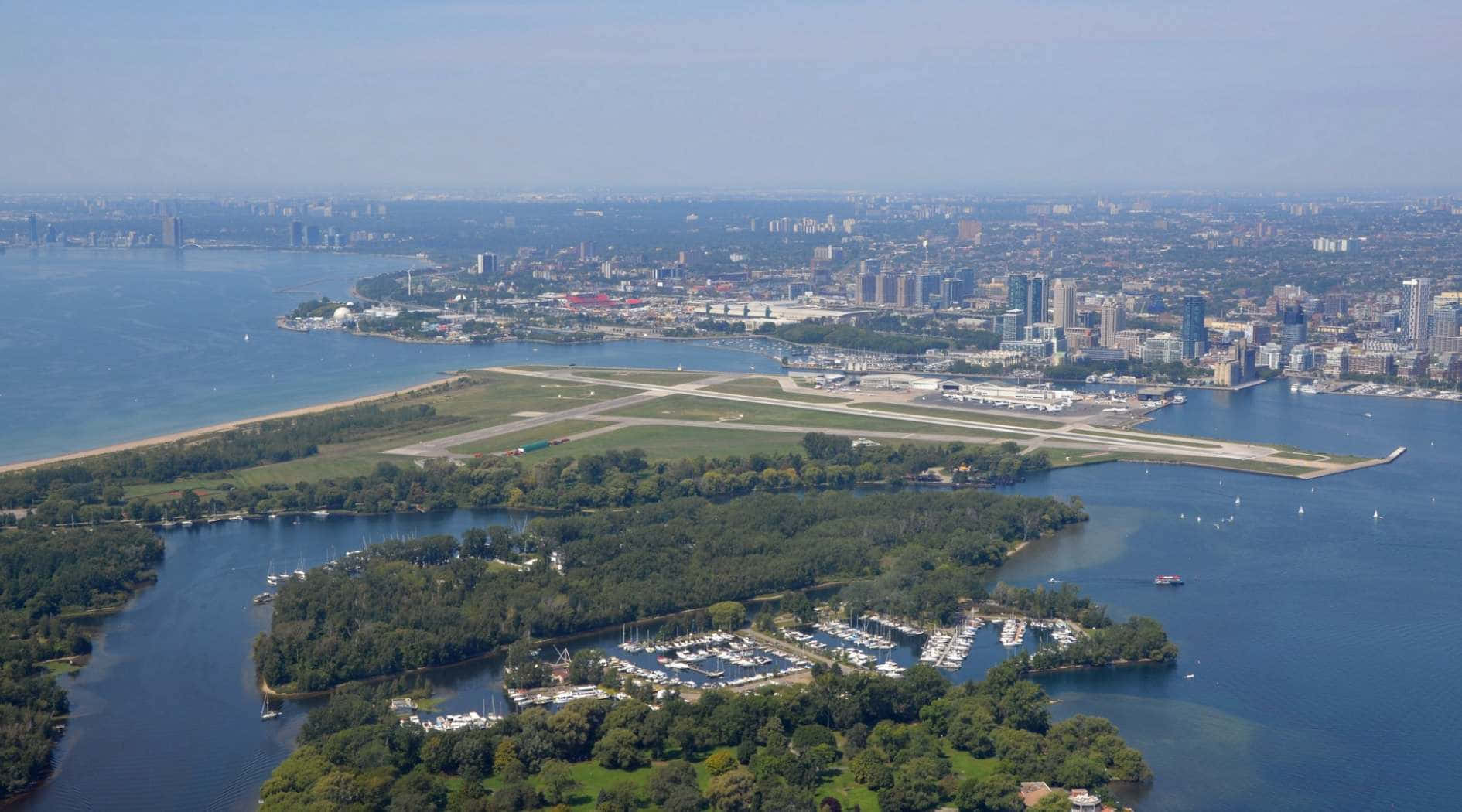 Aerial_ View_of_ Toronto_ Islands_and_ Airport Wallpaper