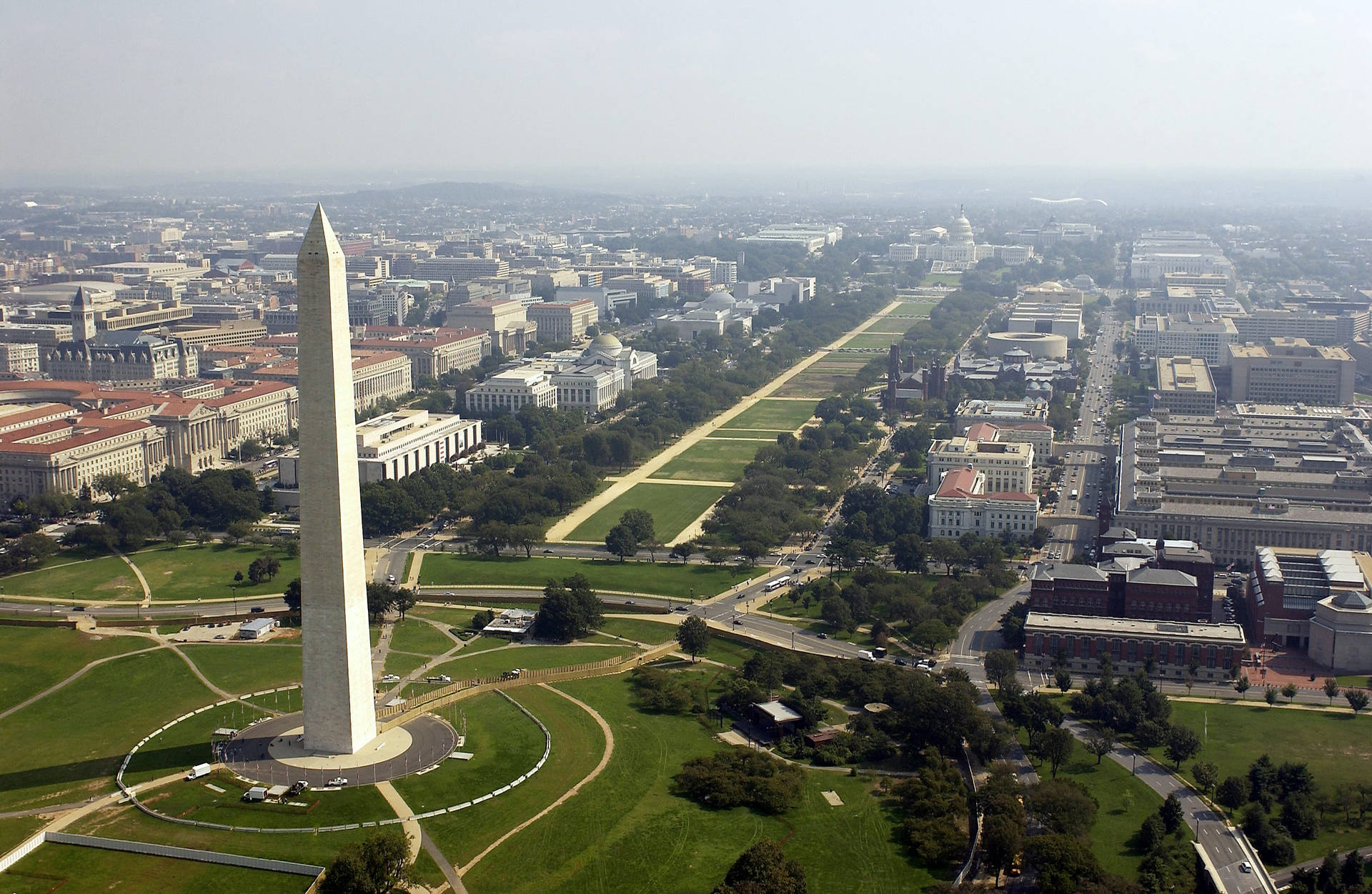 Aerial View Of Washington Monument Wallpaper