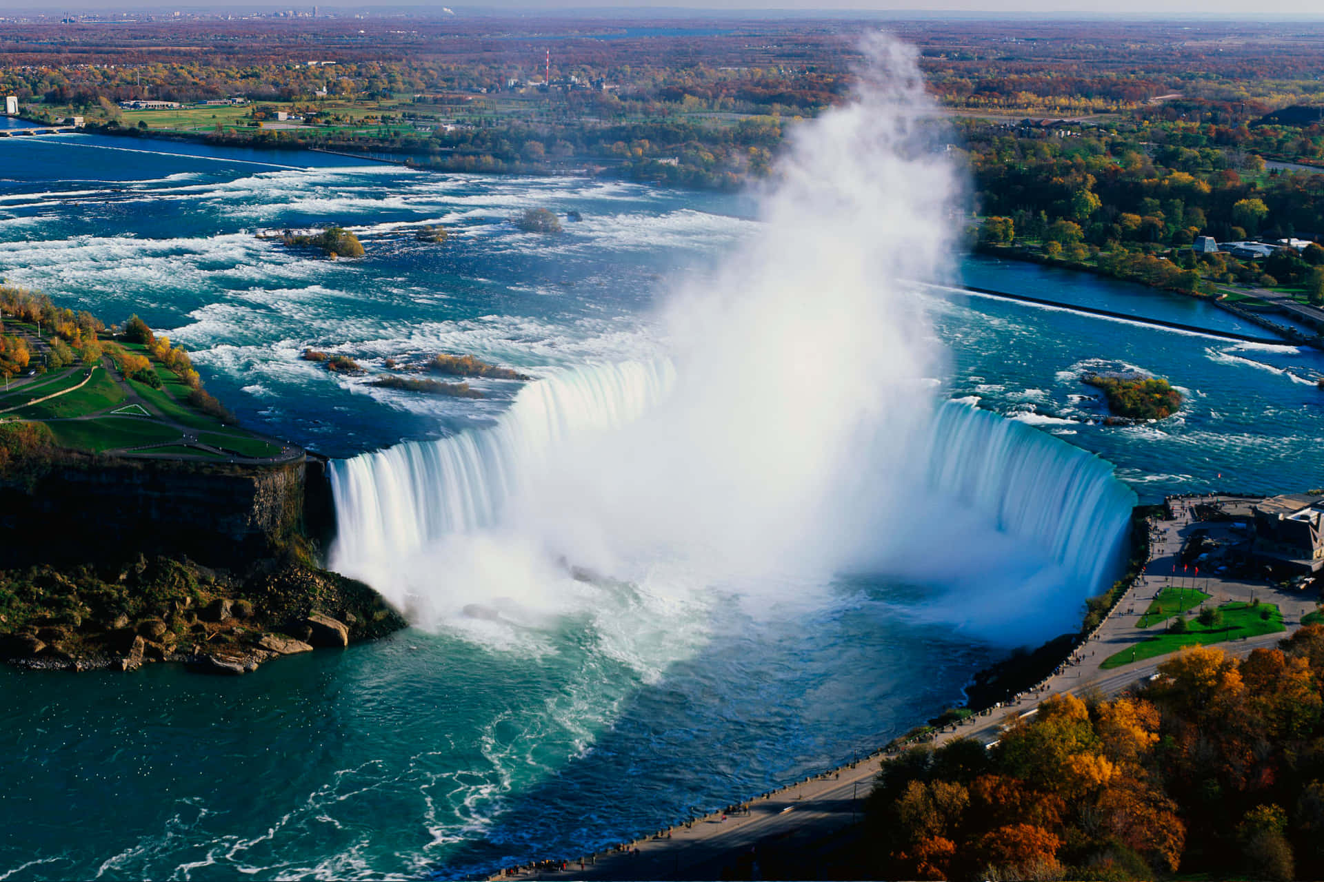 Flygbildpå Horseshoe Niagara Falls Kanada Som Stänker. Wallpaper