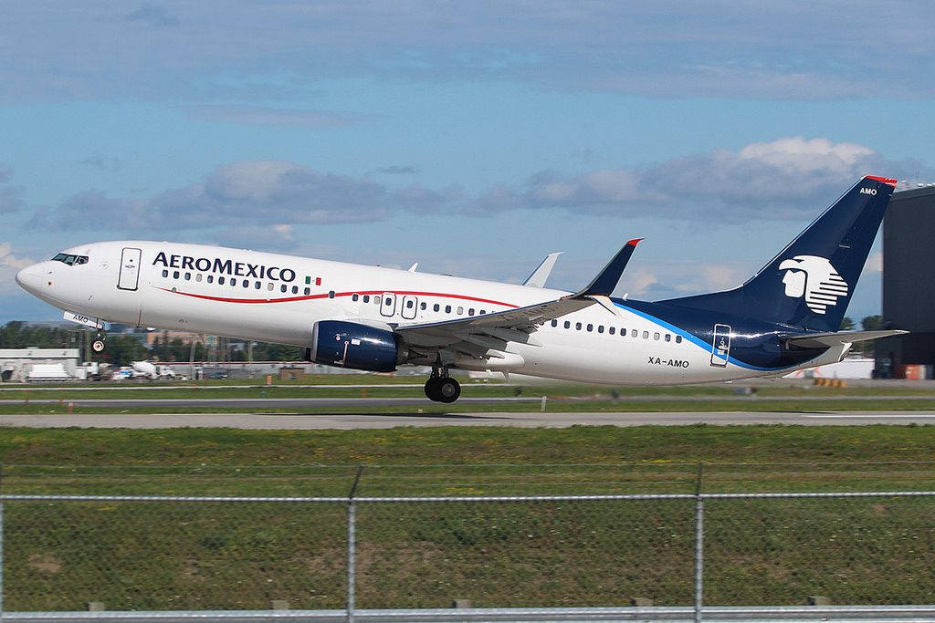 Aeromexico flyselskabs Boeing 737-800 under start fra LAX Wallpaper