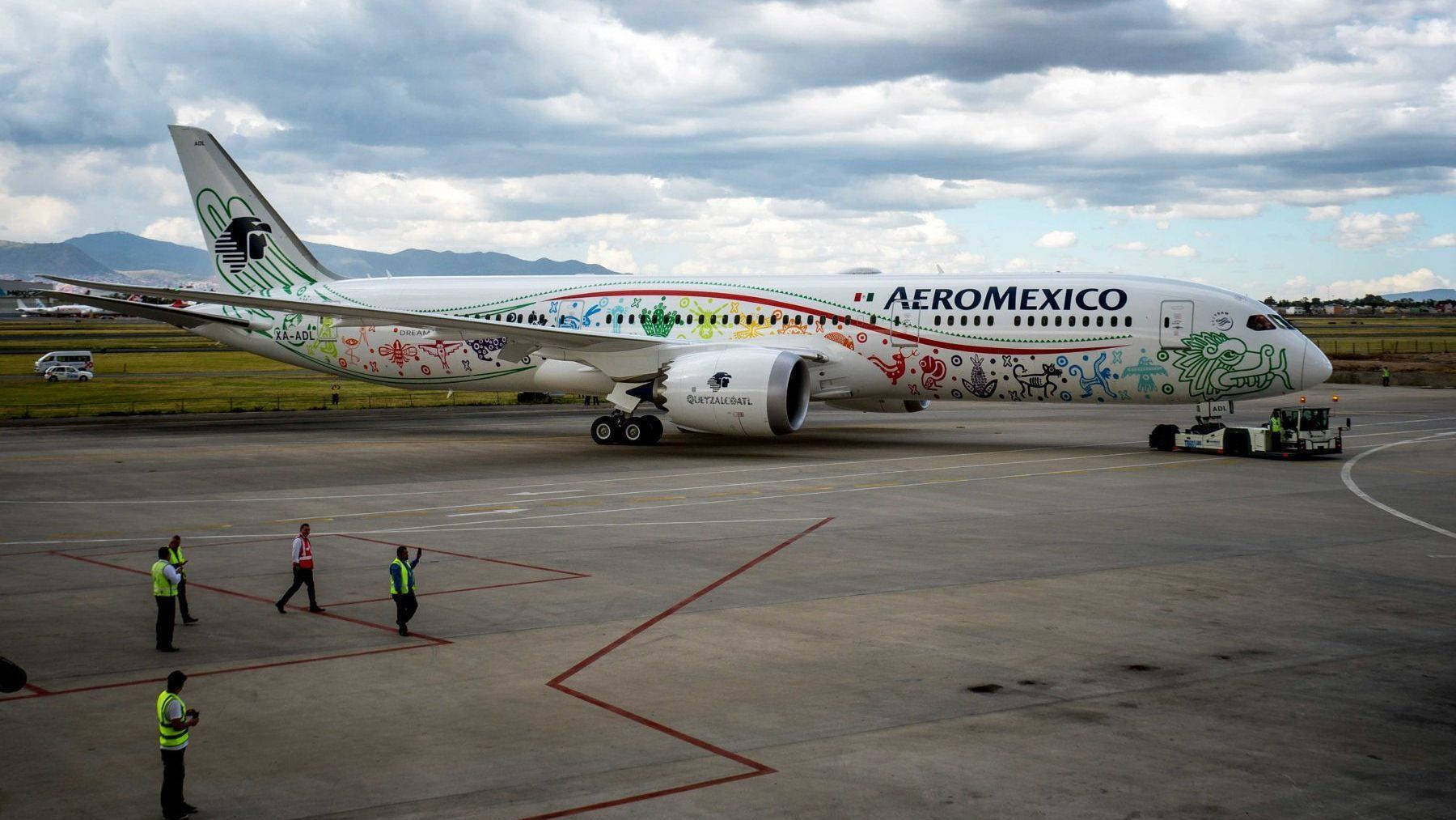 Aeromexico Boeing 787-9 Dreamliner Quetzalcoatl Flyvehjælpsvæggeklædning Wallpaper