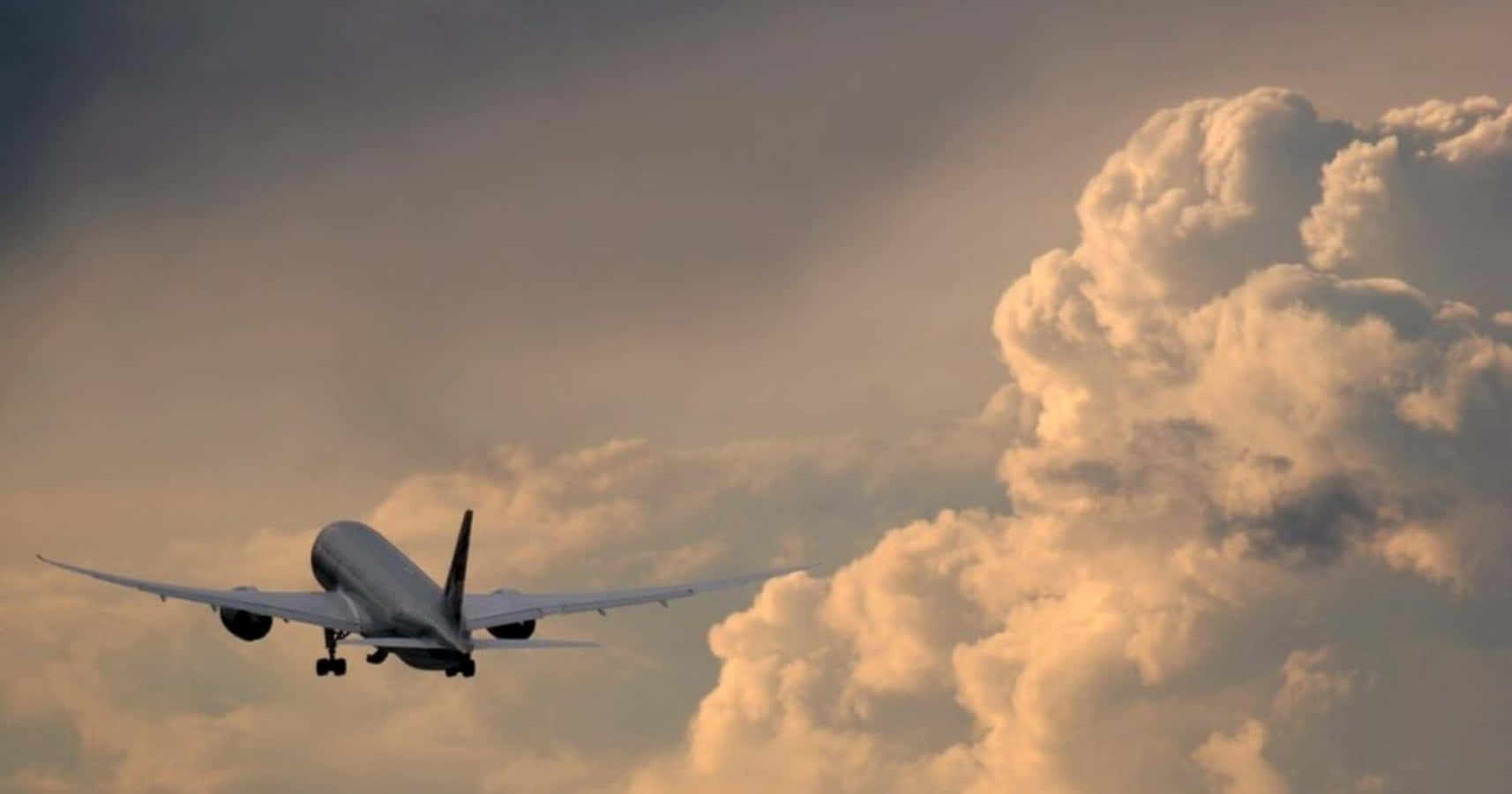 Imágenesde Aviones Sobre Las Nubes