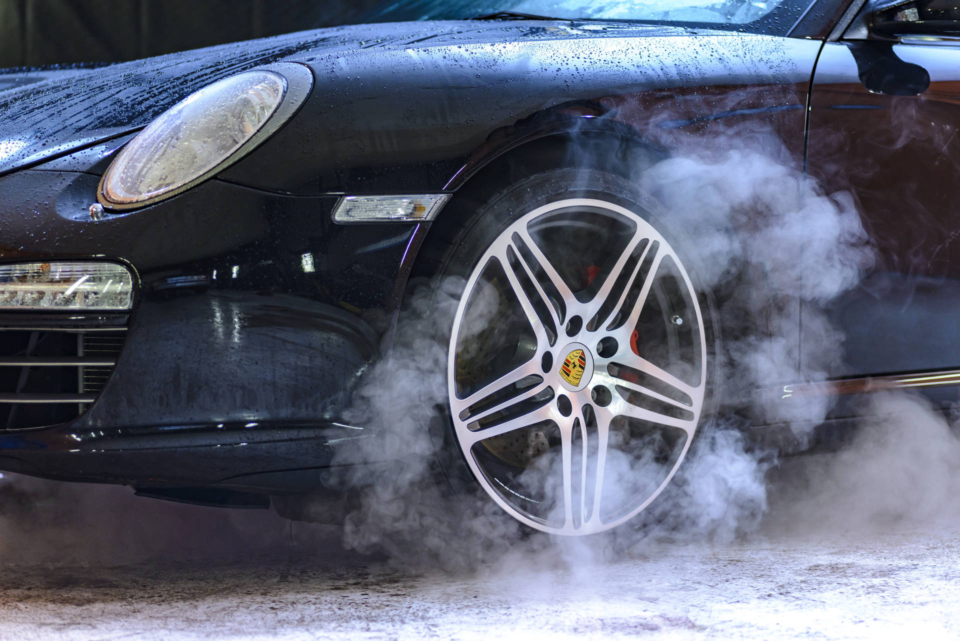 Aesthetic 4K Car Smoky Tire Wallpaper