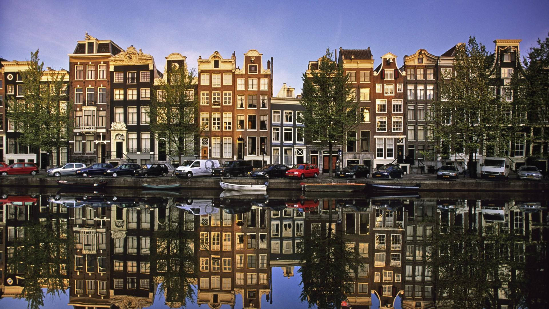 Aesthetic Amsterdam Canal House Background