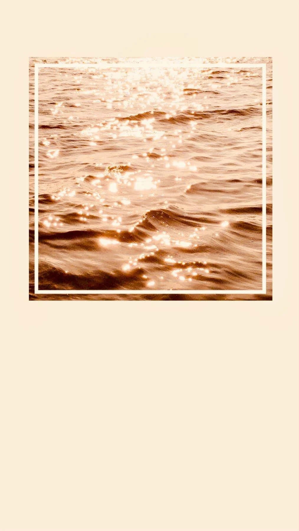 Enbild På En Solnedgång Över Vatten