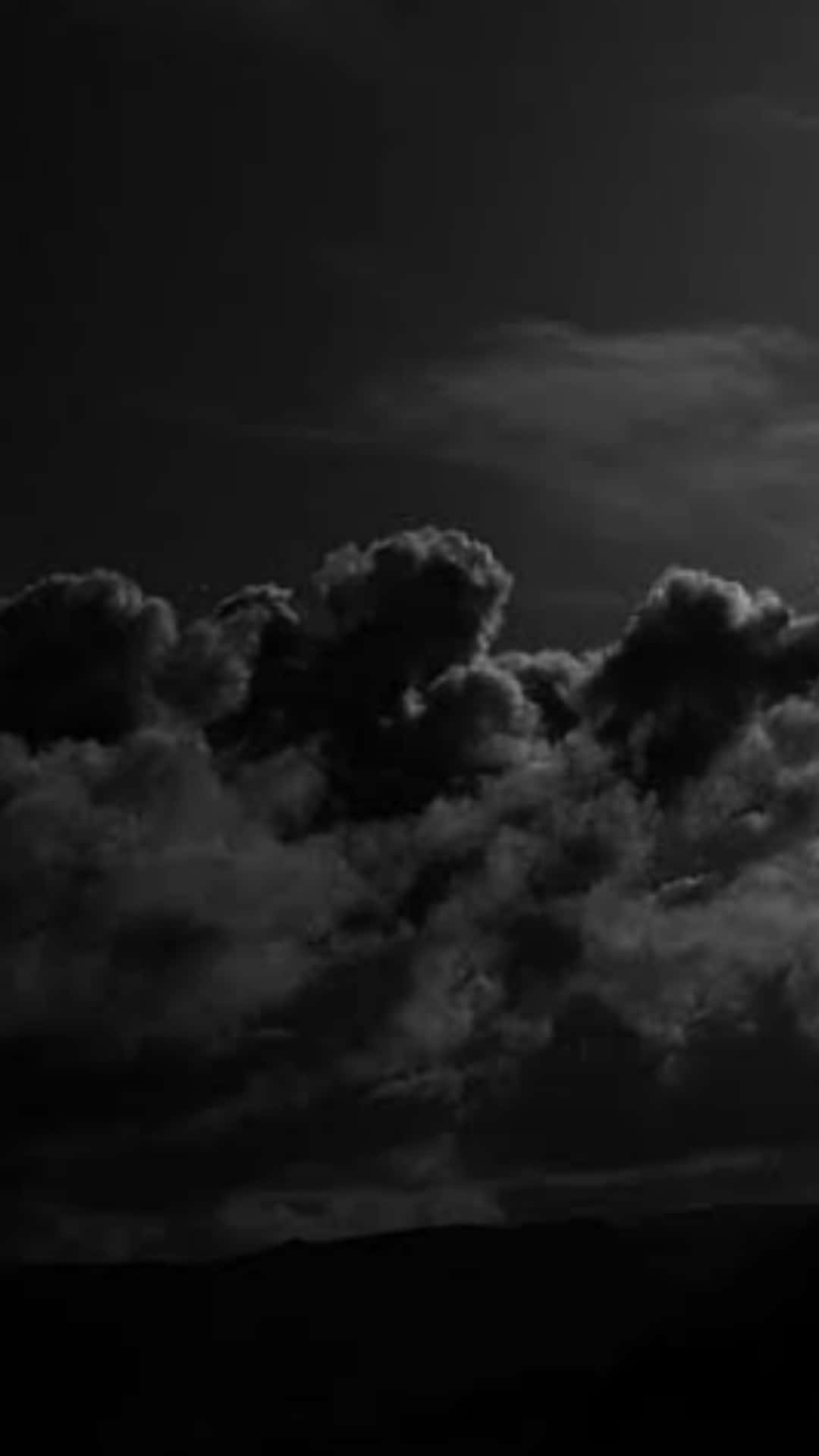 Gruseligewolken Ästhetik Schwarzer Hintergrund